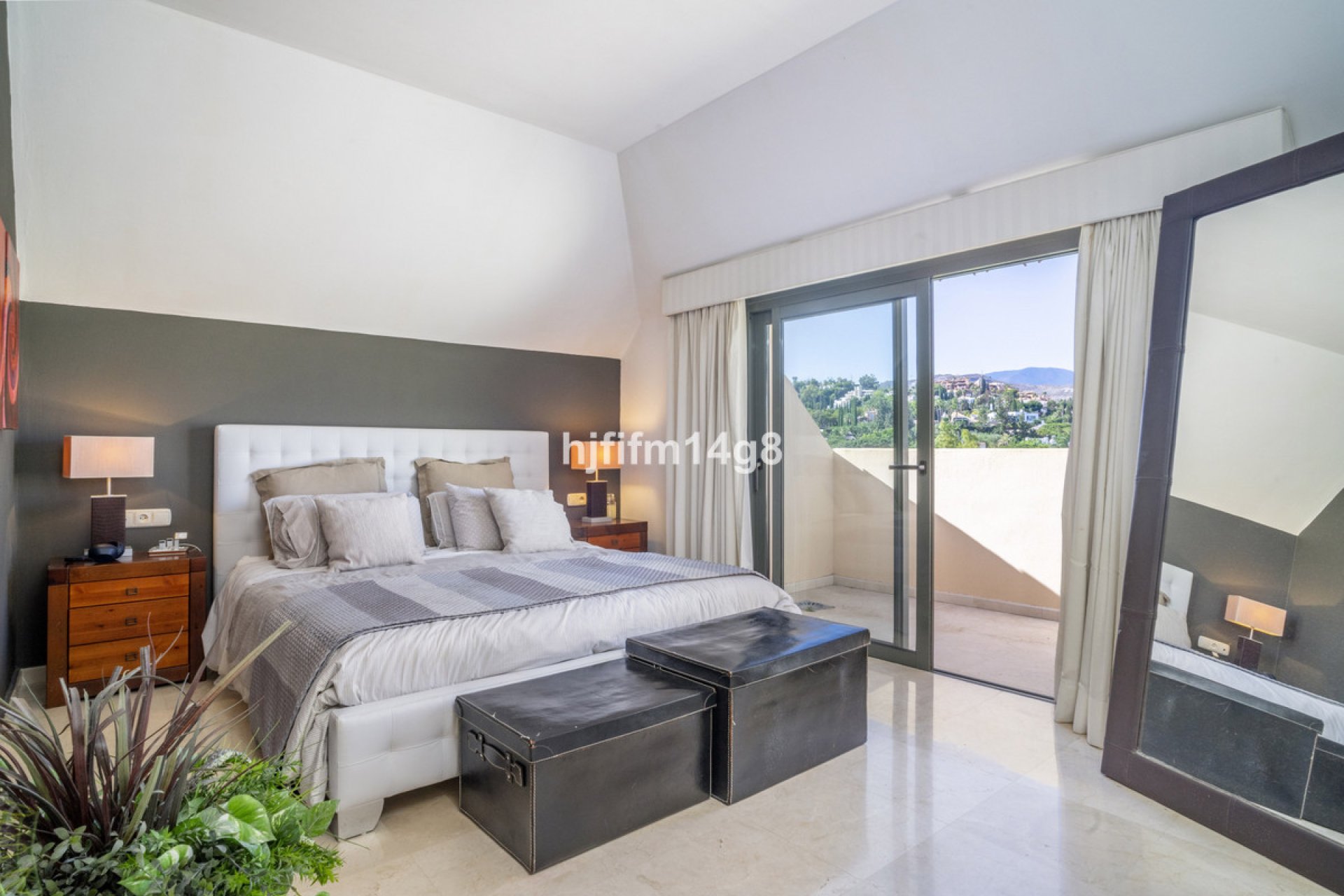 Resale - Apartment - Penthouse - Marbella - Nueva Andalucia