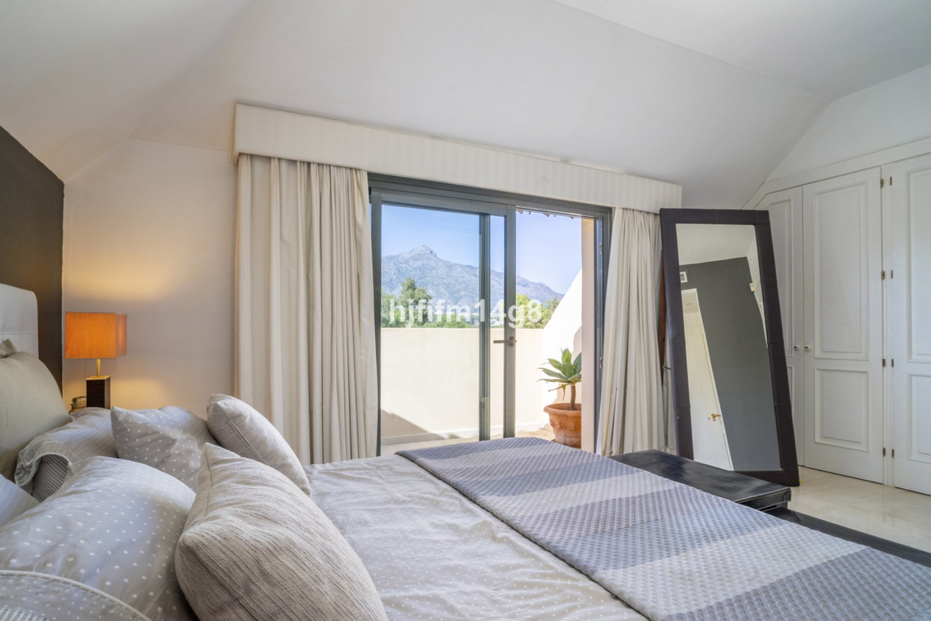 Resale - Apartment - Penthouse - Marbella - Nueva Andalucia