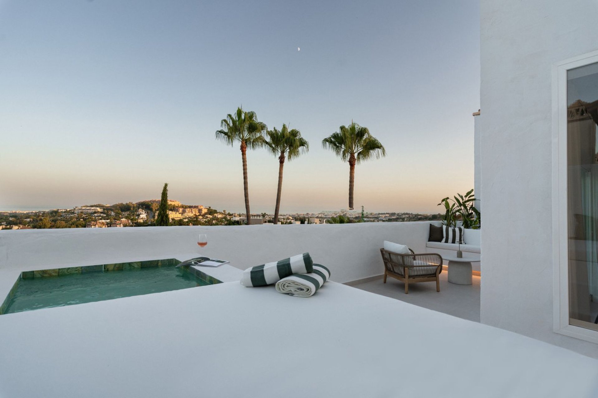 Resale - Apartment - Penthouse - Marbella - Nueva Andalucia