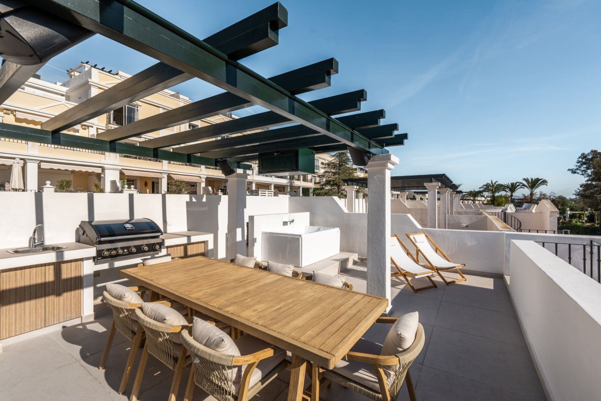 Resale - Apartment - Penthouse - Marbella - Nueva Andalucia