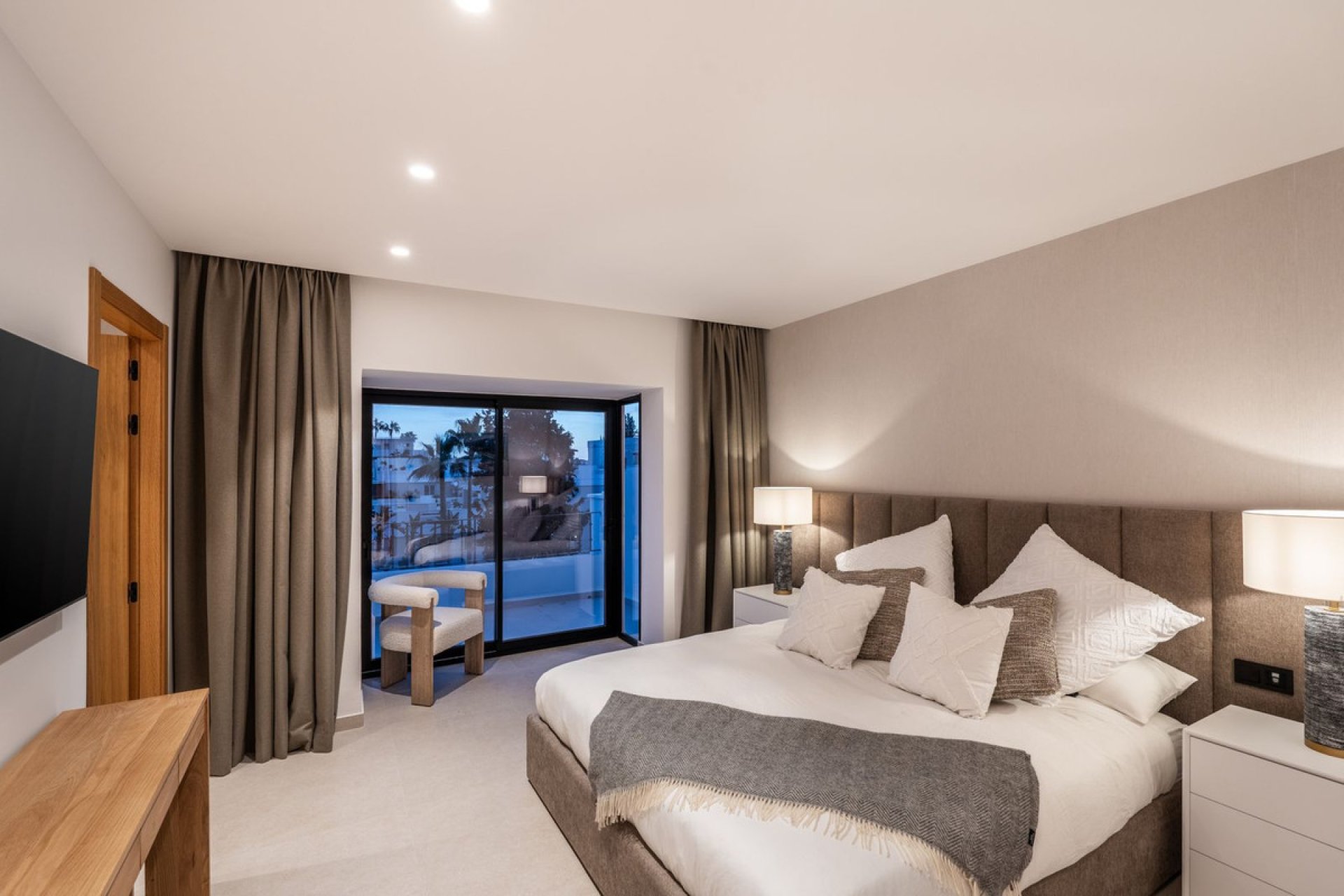 Resale - Apartment - Penthouse - Marbella - Nueva Andalucia