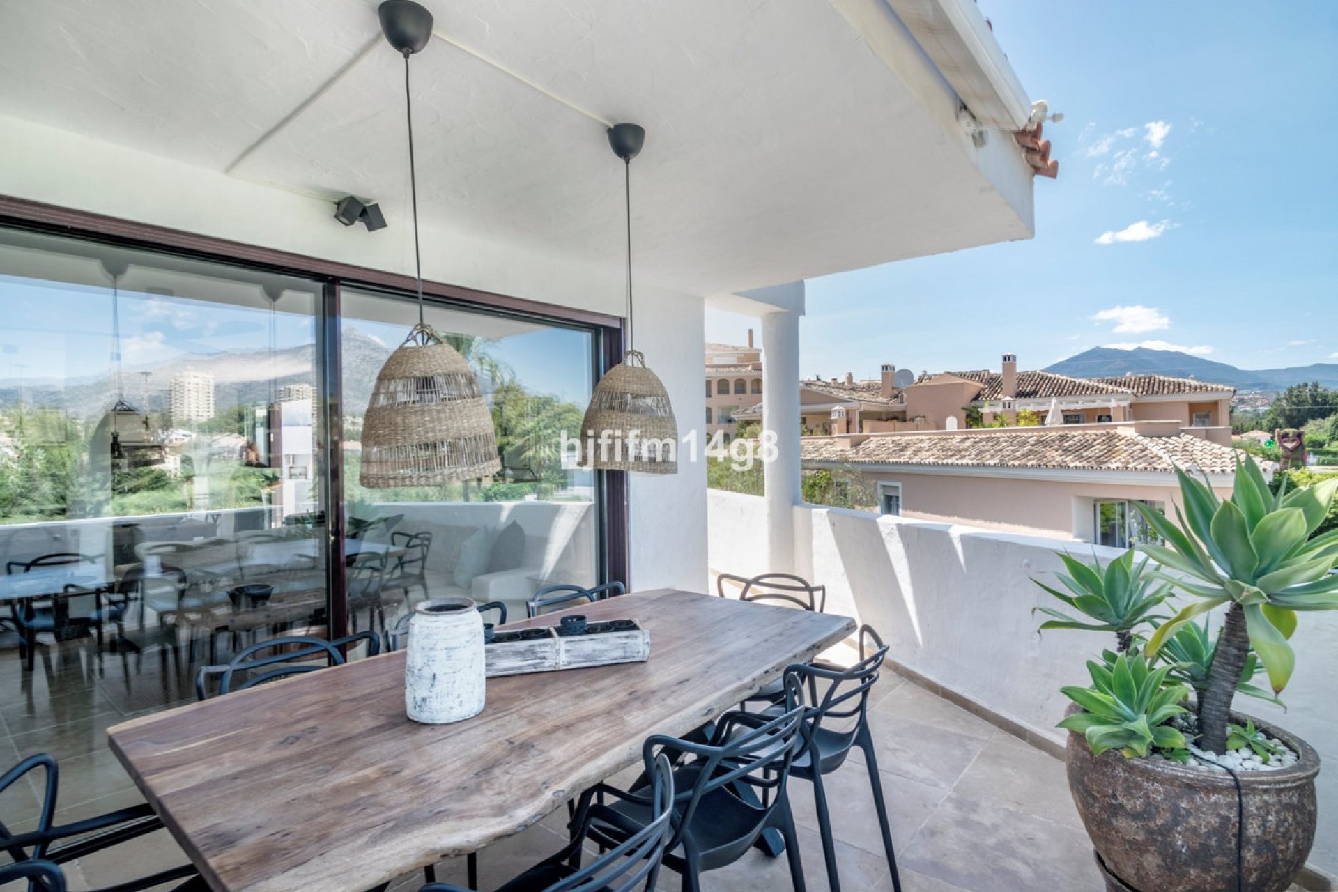 Resale - Apartment - Penthouse - Marbella - Nueva Andalucia