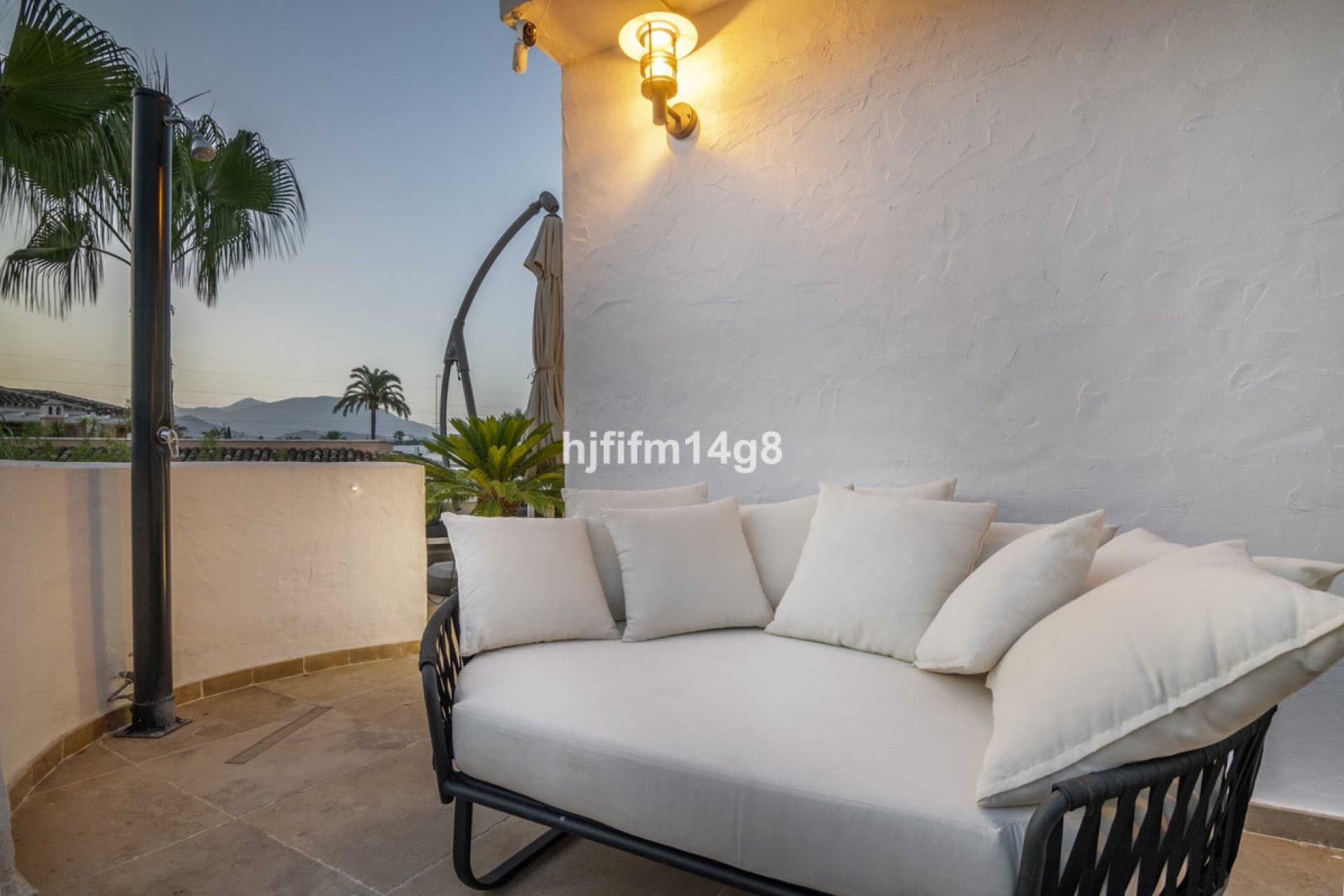 Resale - Apartment - Penthouse - Marbella - Nueva Andalucia