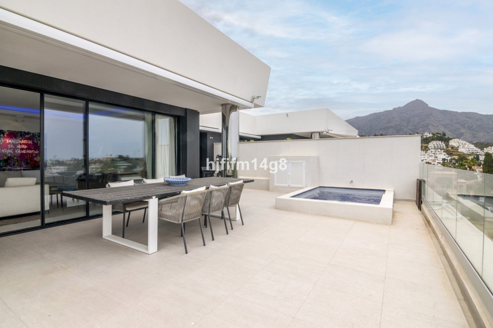 Resale - Apartment - Penthouse - Marbella - Nueva Andalucia