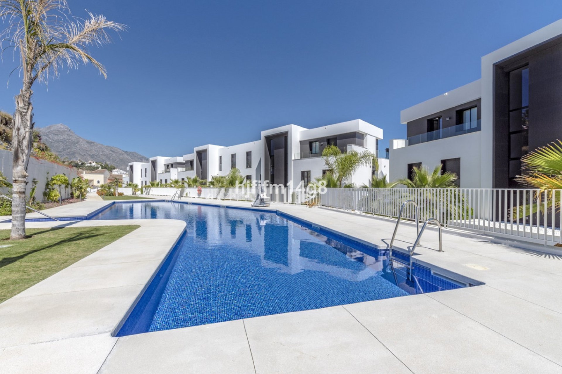 Resale - Apartment - Penthouse - Marbella - Nueva Andalucia