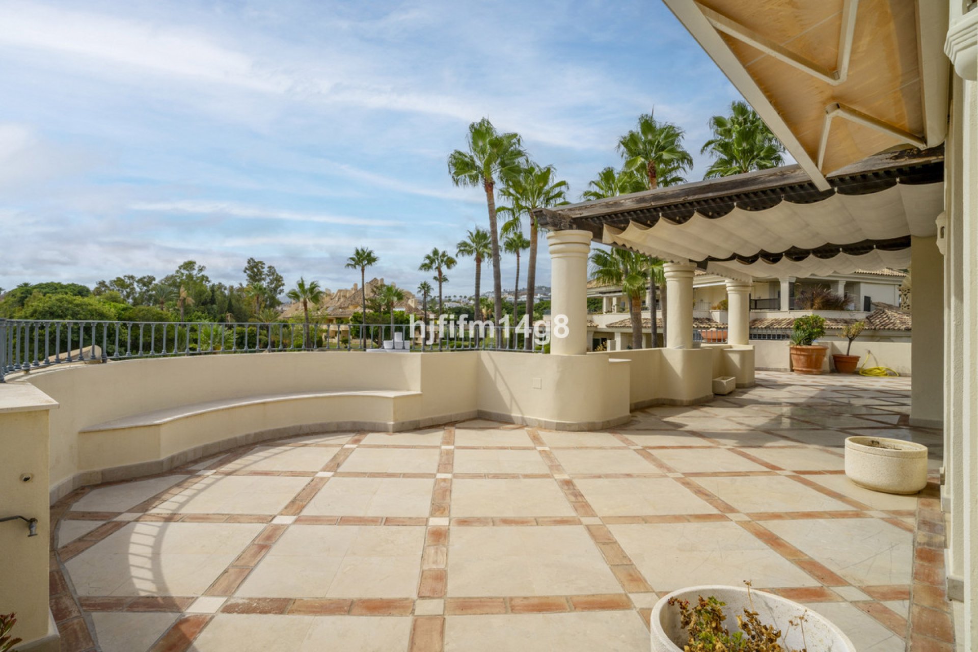 Resale - Apartment - Penthouse - Marbella - Nueva Andalucia