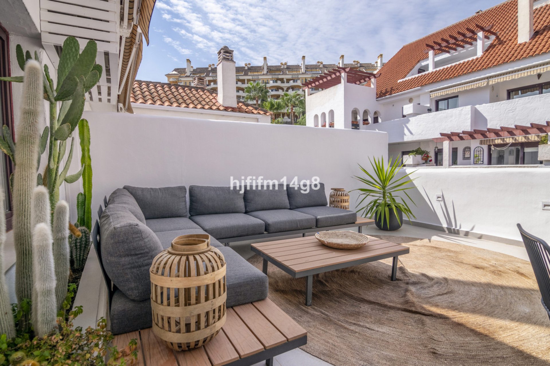 Resale - Apartment - Penthouse - Marbella - Nueva Andalucia