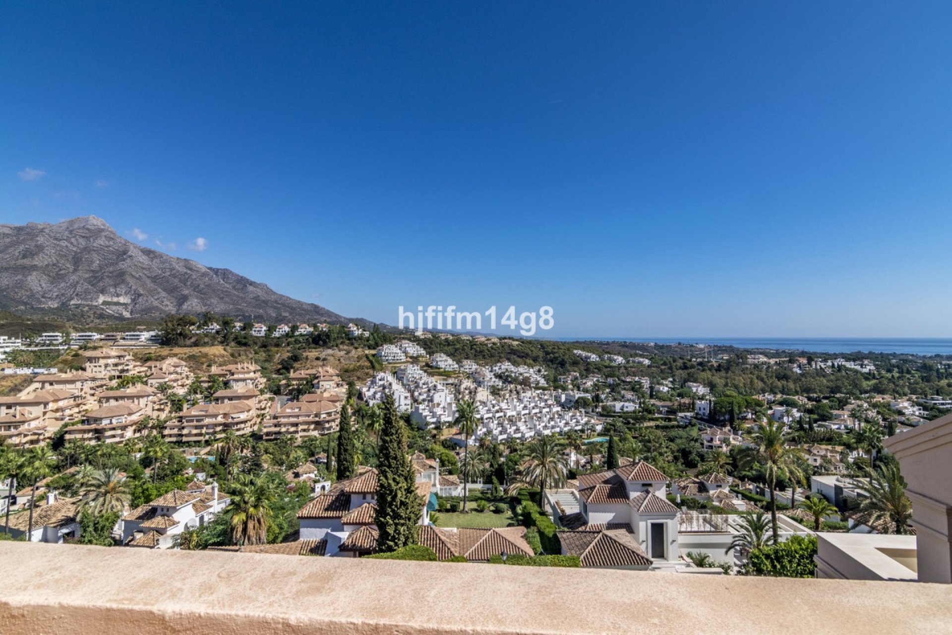 Resale - Apartment - Penthouse - Marbella - Nueva Andalucia