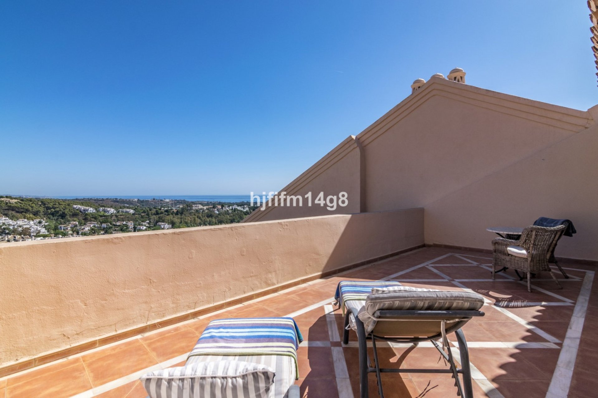 Resale - Apartment - Penthouse - Marbella - Nueva Andalucia