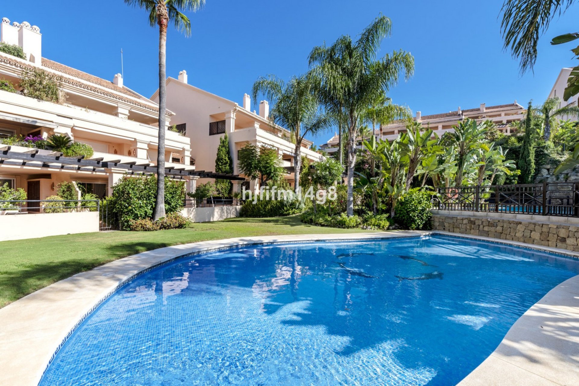 Resale - Apartment - Penthouse - Marbella - Nueva Andalucia