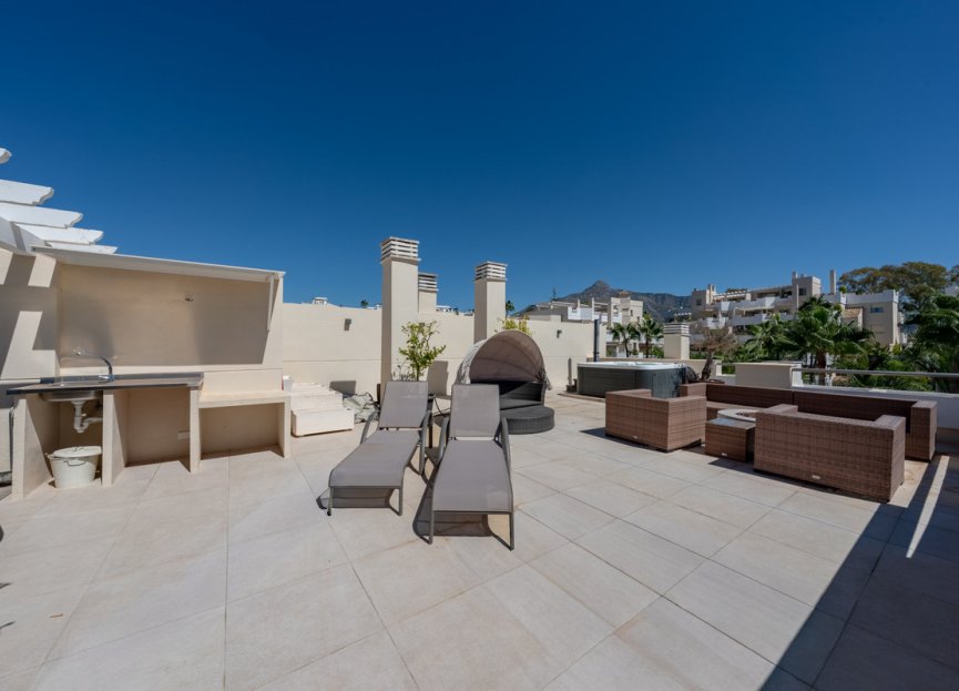 Resale - Apartment - Penthouse - Marbella - Nueva Andalucia