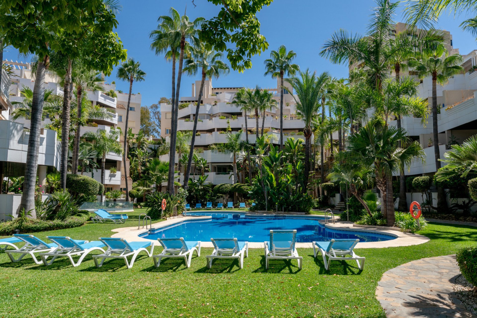 Resale - Apartment - Penthouse - Marbella - Nueva Andalucia