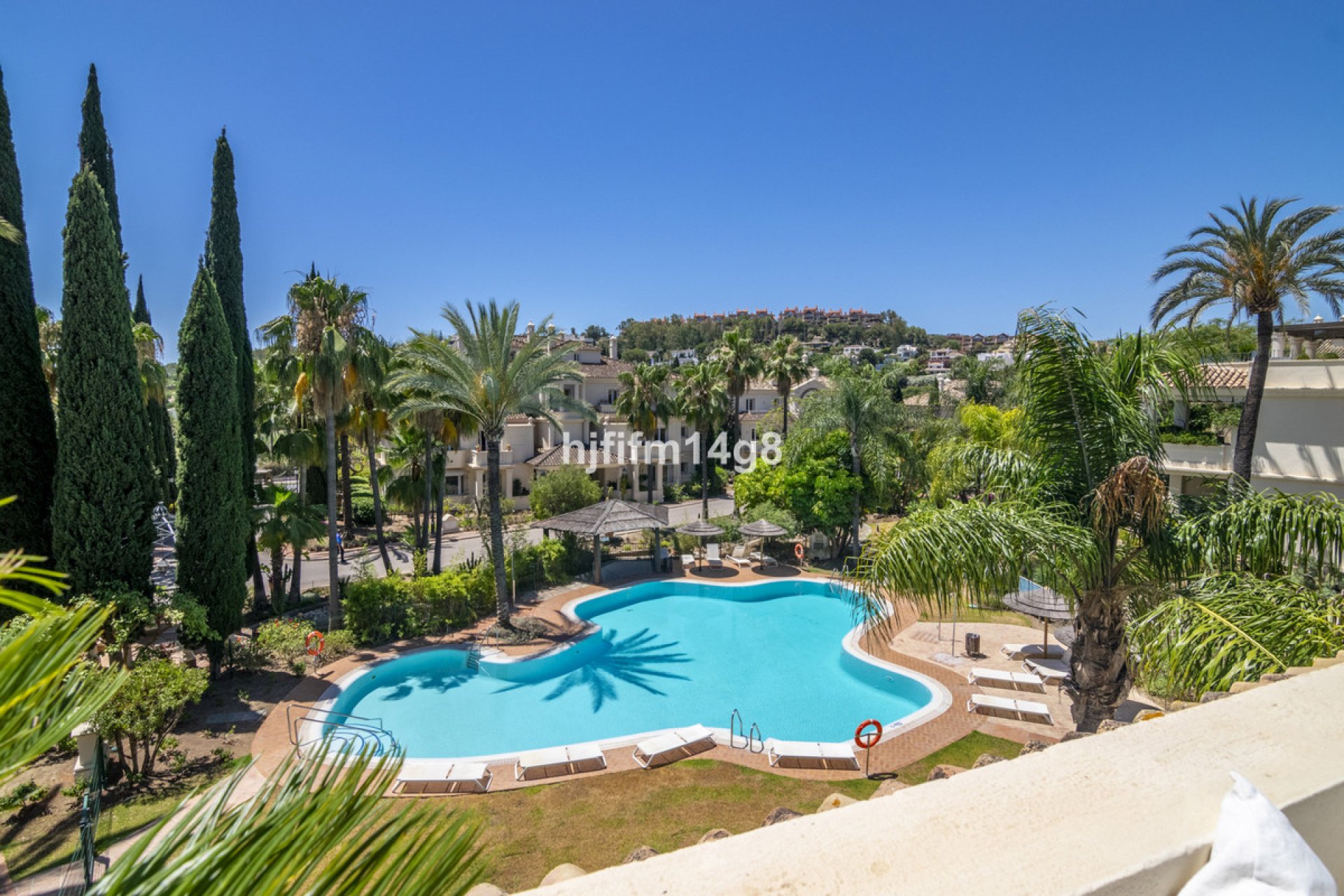 Resale - Apartment - Penthouse - Marbella - Nueva Andalucia