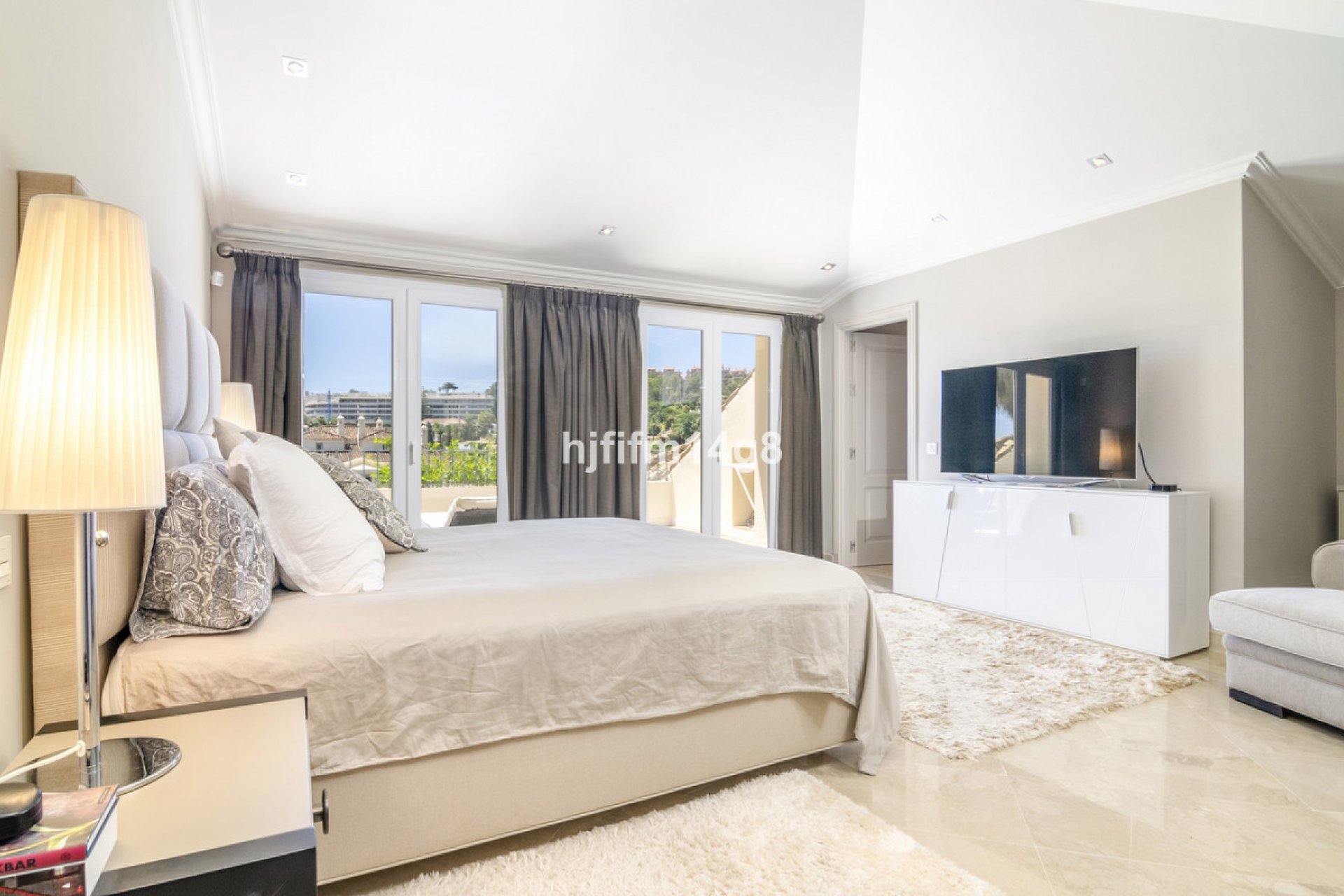 Resale - Apartment - Penthouse - Marbella - Nueva Andalucia