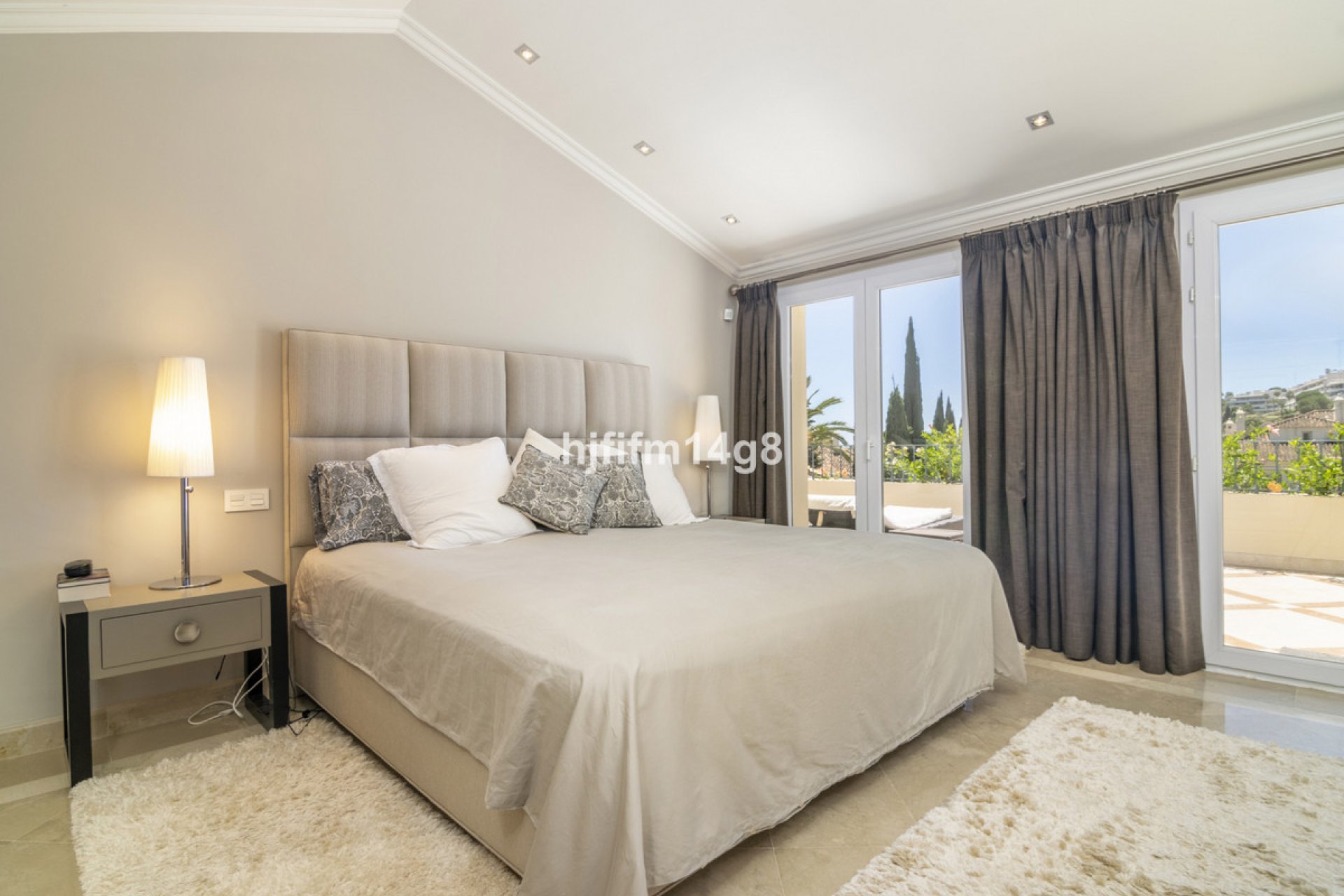 Resale - Apartment - Penthouse - Marbella - Nueva Andalucia