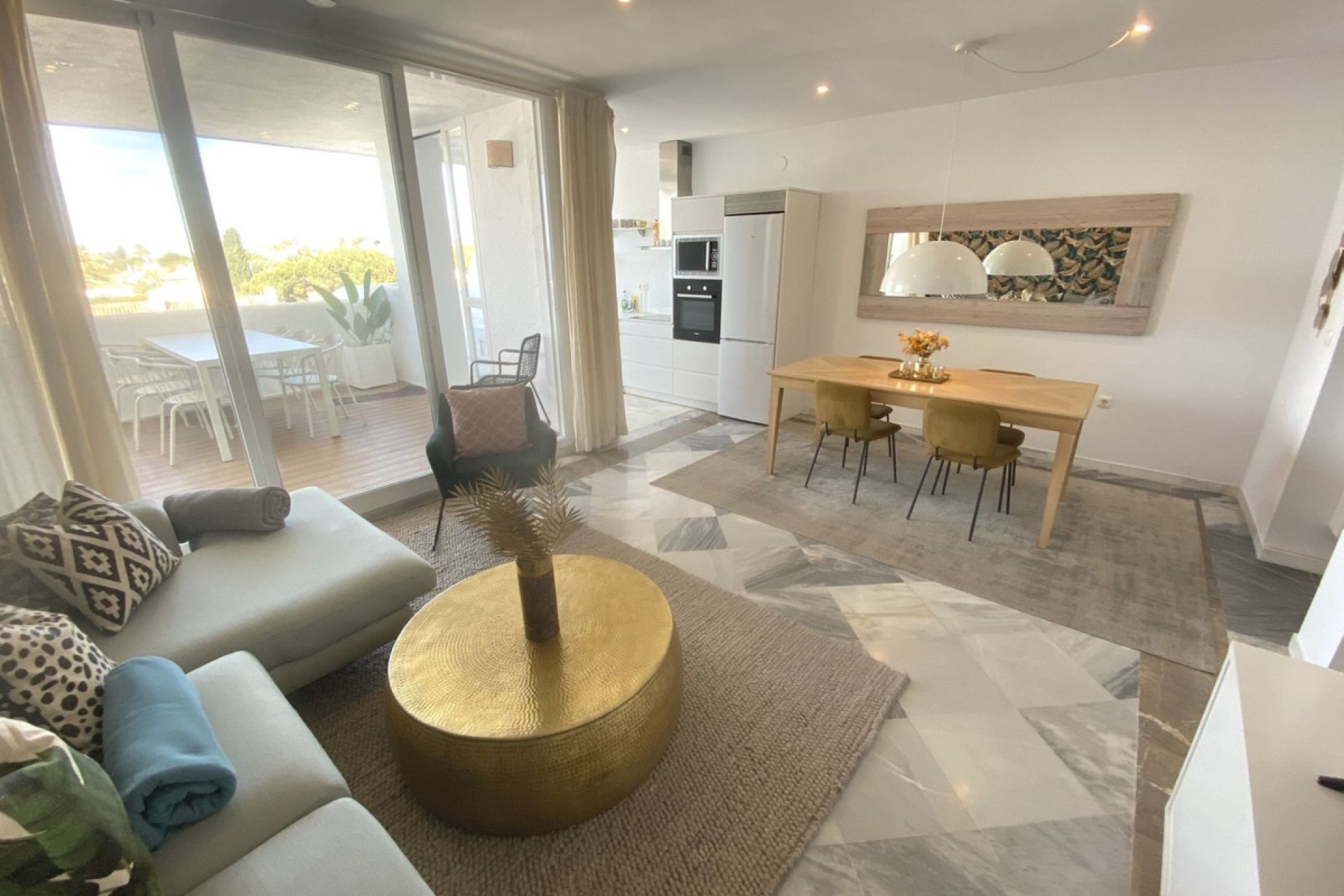 Resale - Apartment - Penthouse - Marbella - Nueva Andalucia