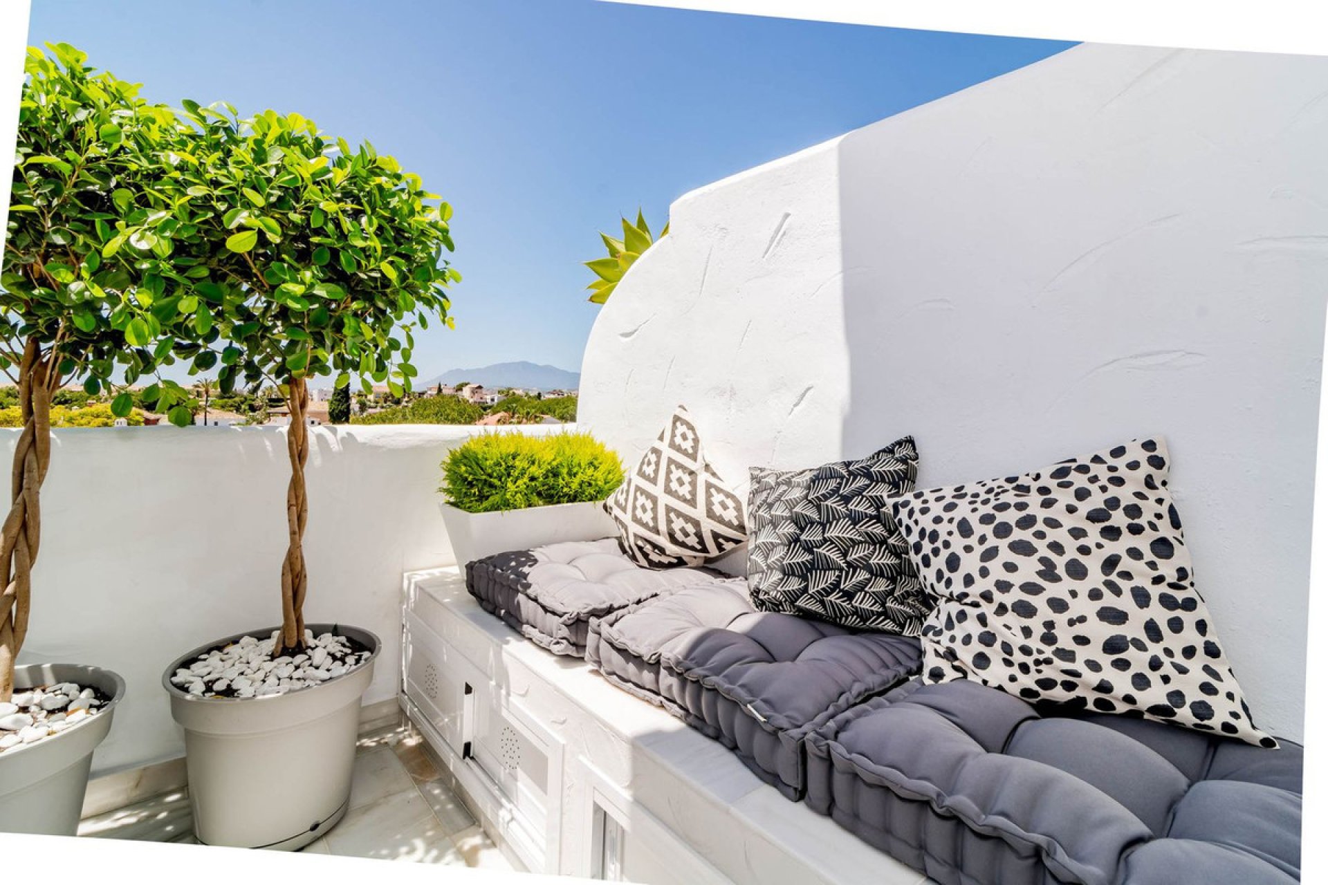 Resale - Apartment - Penthouse - Marbella - Nueva Andalucia
