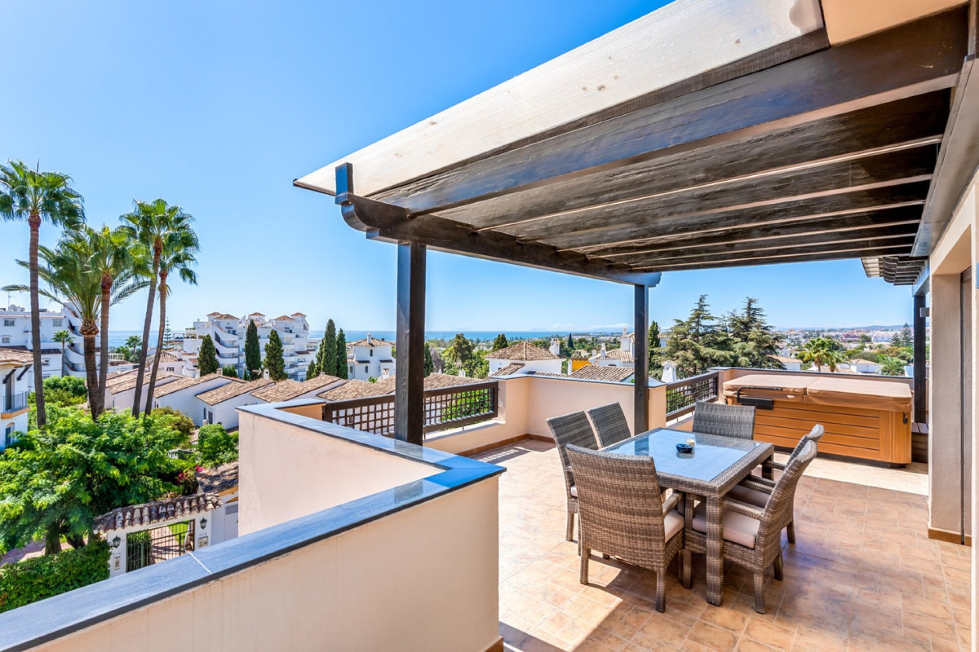 Resale - Apartment - Penthouse - Marbella - Nueva Andalucia