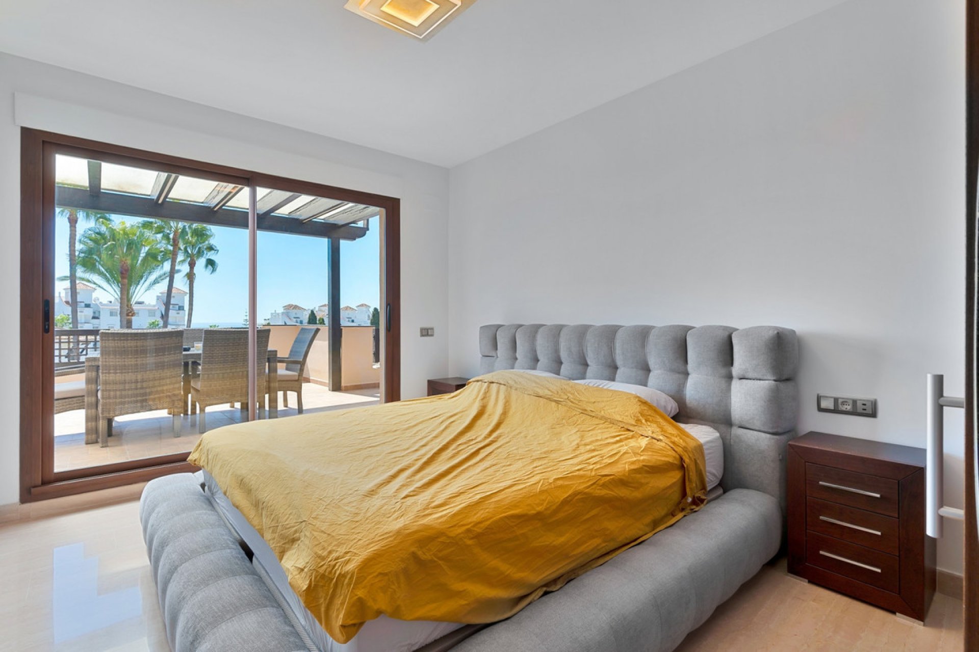 Resale - Apartment - Penthouse - Marbella - Nueva Andalucia