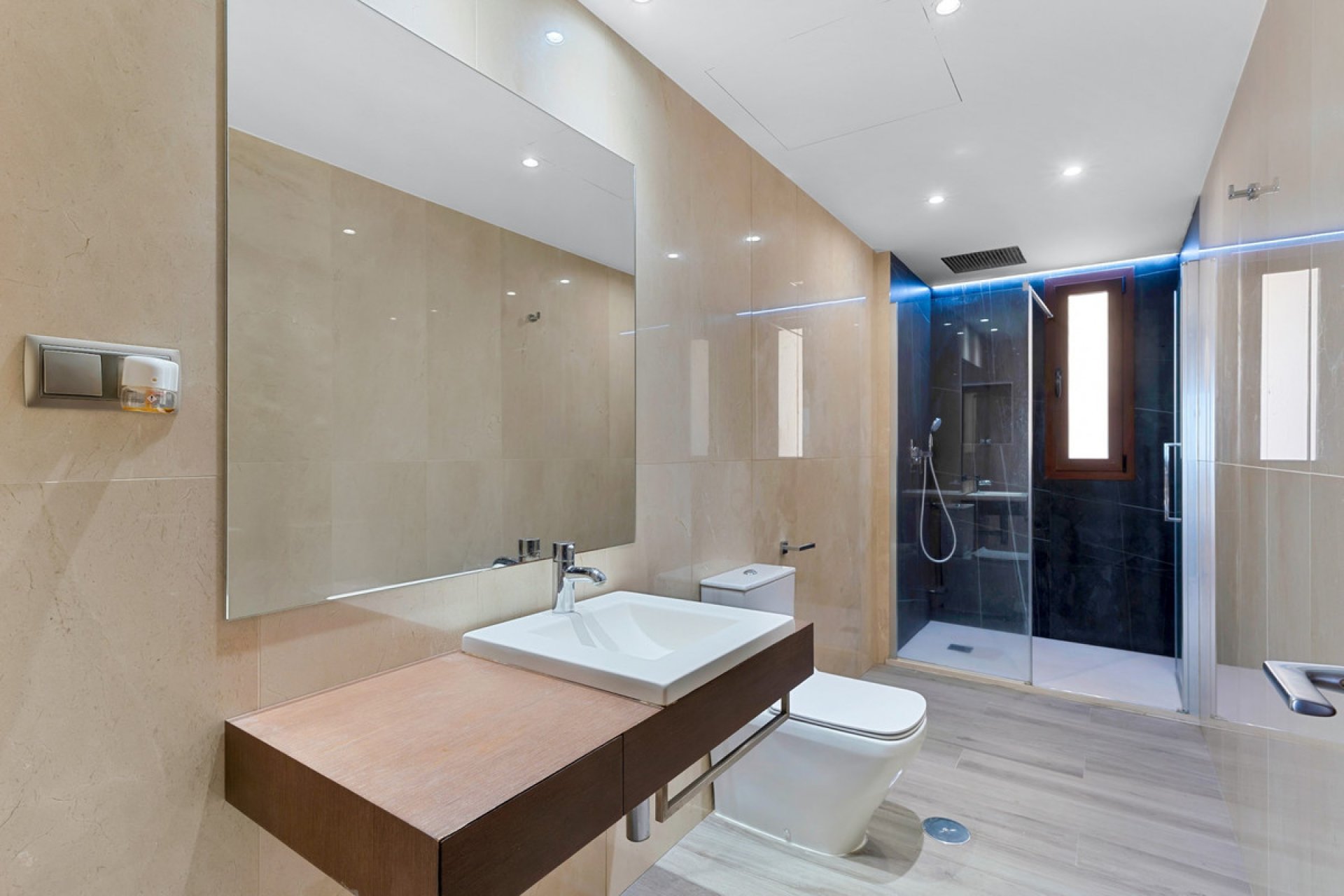 Resale - Apartment - Penthouse - Marbella - Nueva Andalucia