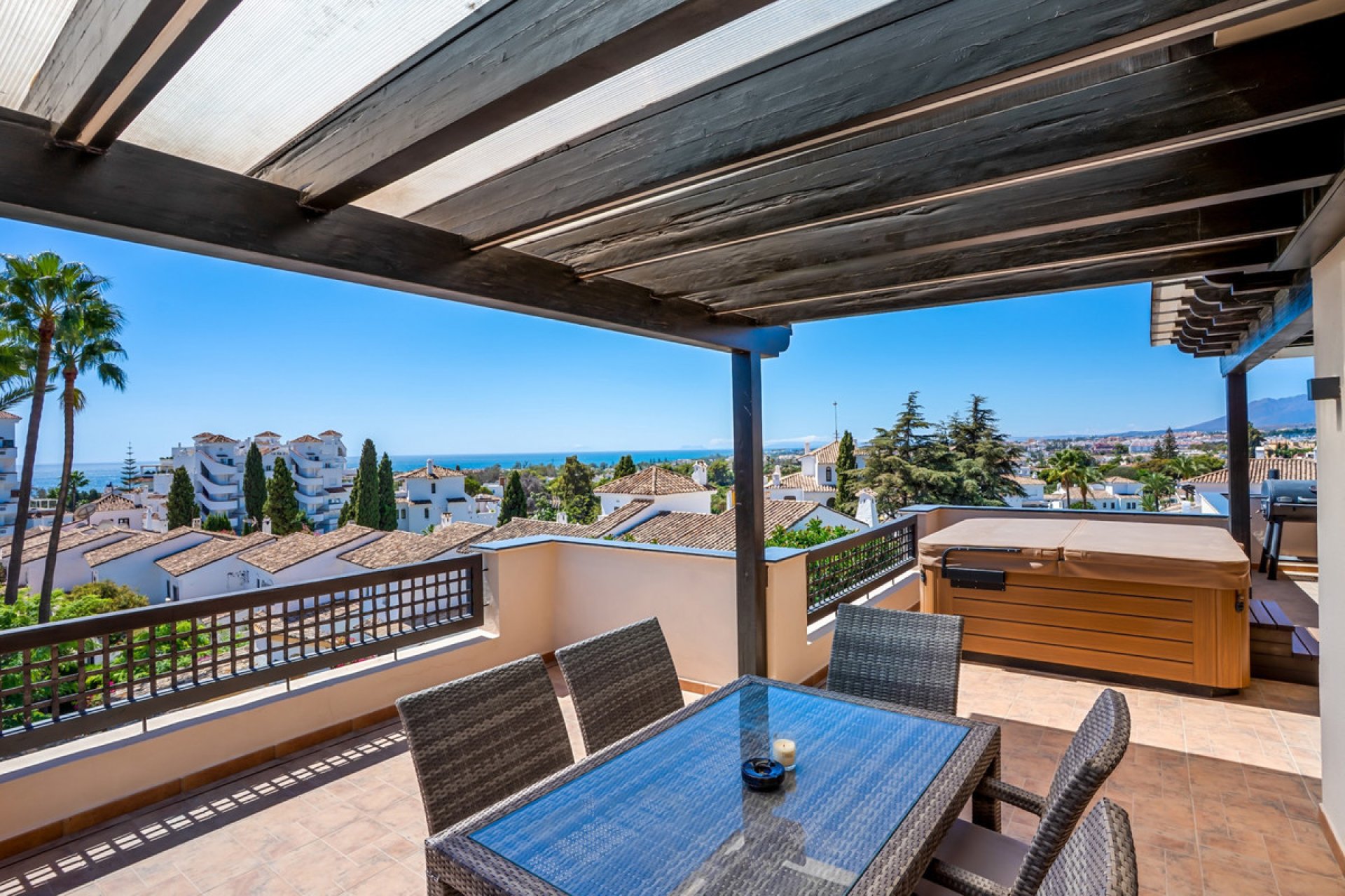Resale - Apartment - Penthouse - Marbella - Nueva Andalucia
