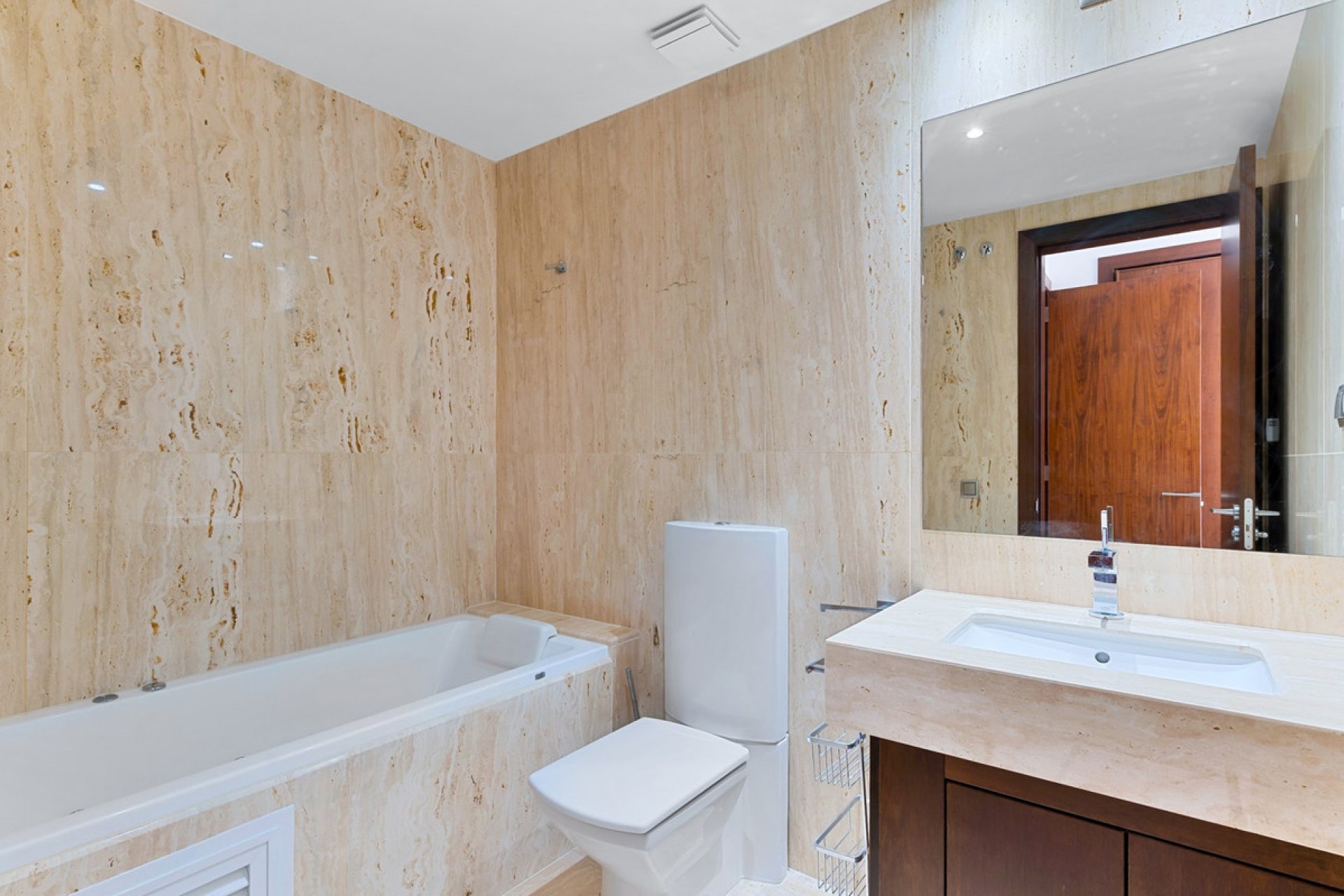 Resale - Apartment - Penthouse - Marbella - Nueva Andalucia