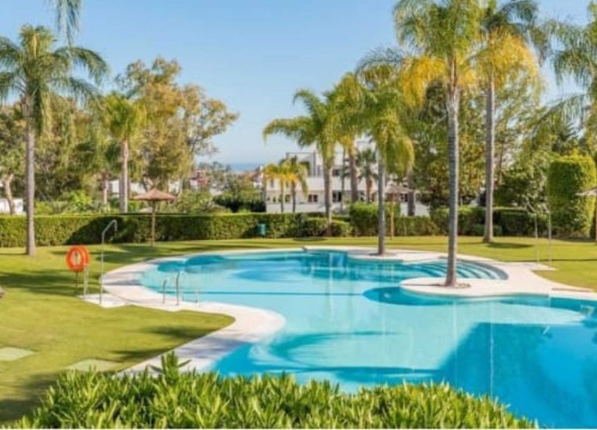 Resale - Apartment - Penthouse - Marbella - Nueva Andalucia