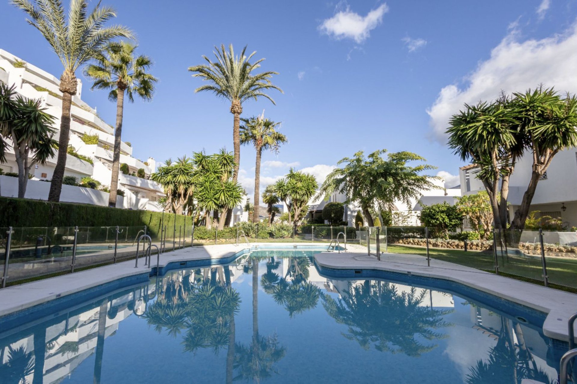 Resale - Apartment - Penthouse - Marbella - Nueva Andalucia