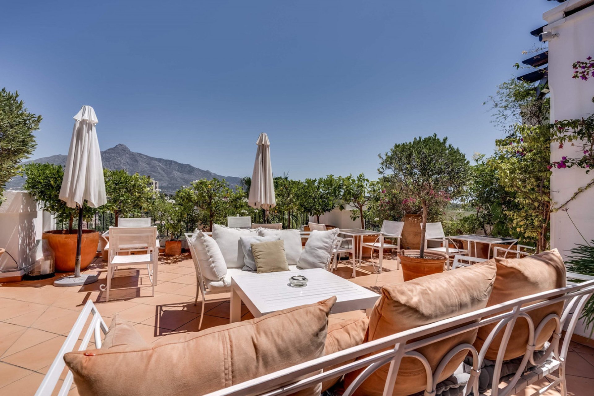 Resale - Apartment - Penthouse - Marbella - Nueva Andalucia