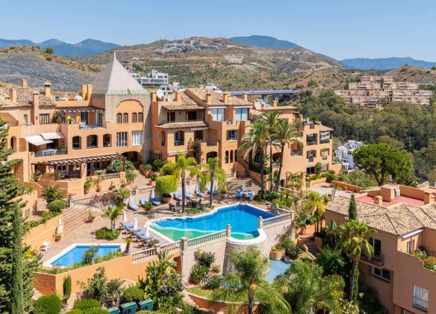 Resale - Apartment - Penthouse - Marbella - Nueva Andalucia