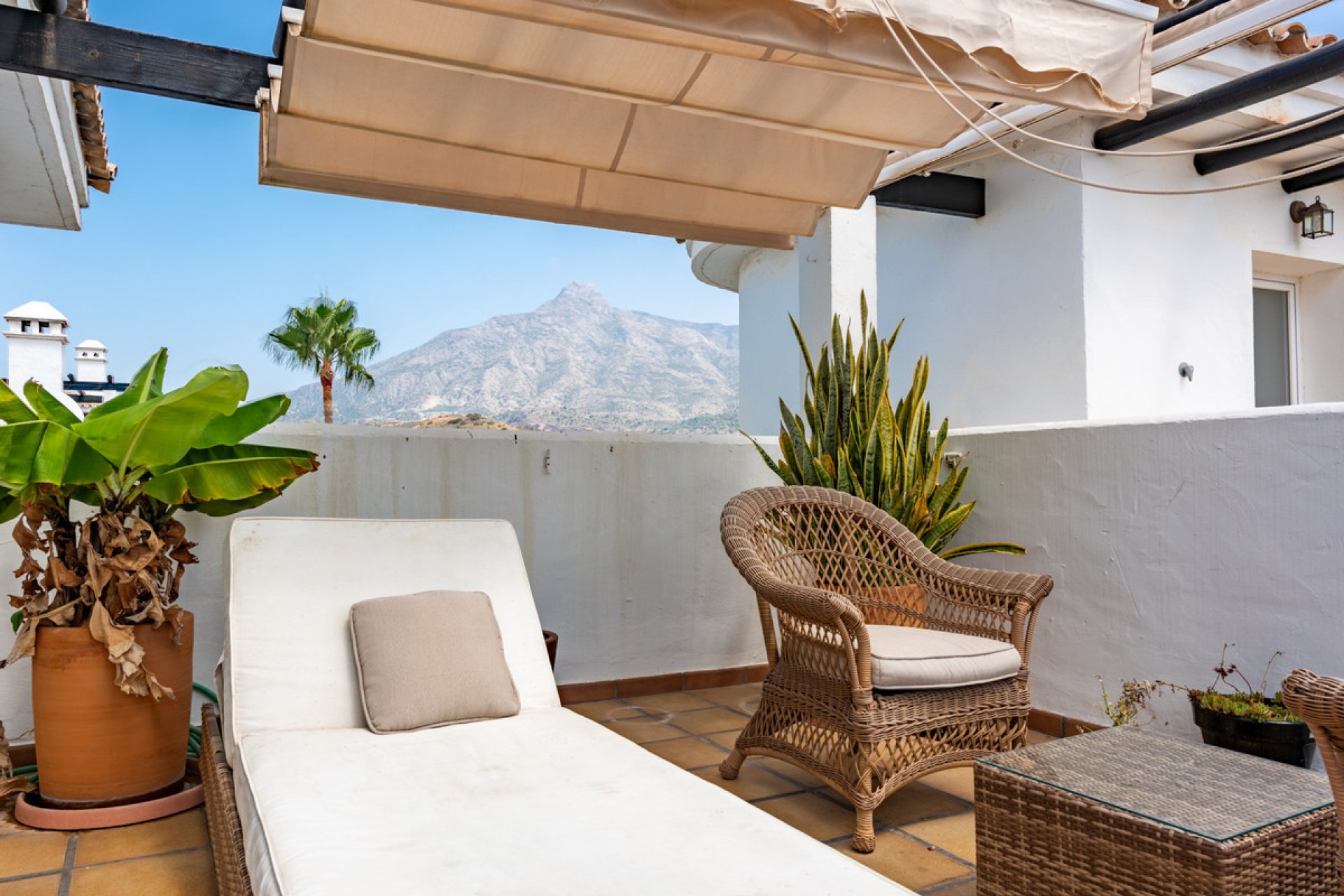 Resale - Apartment - Penthouse - Marbella - Nueva Andalucia