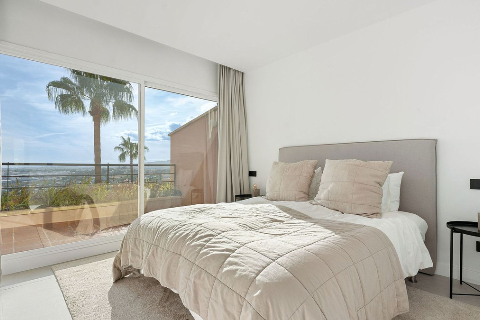 Resale - Apartment - Penthouse - Marbella - Nueva Andalucia