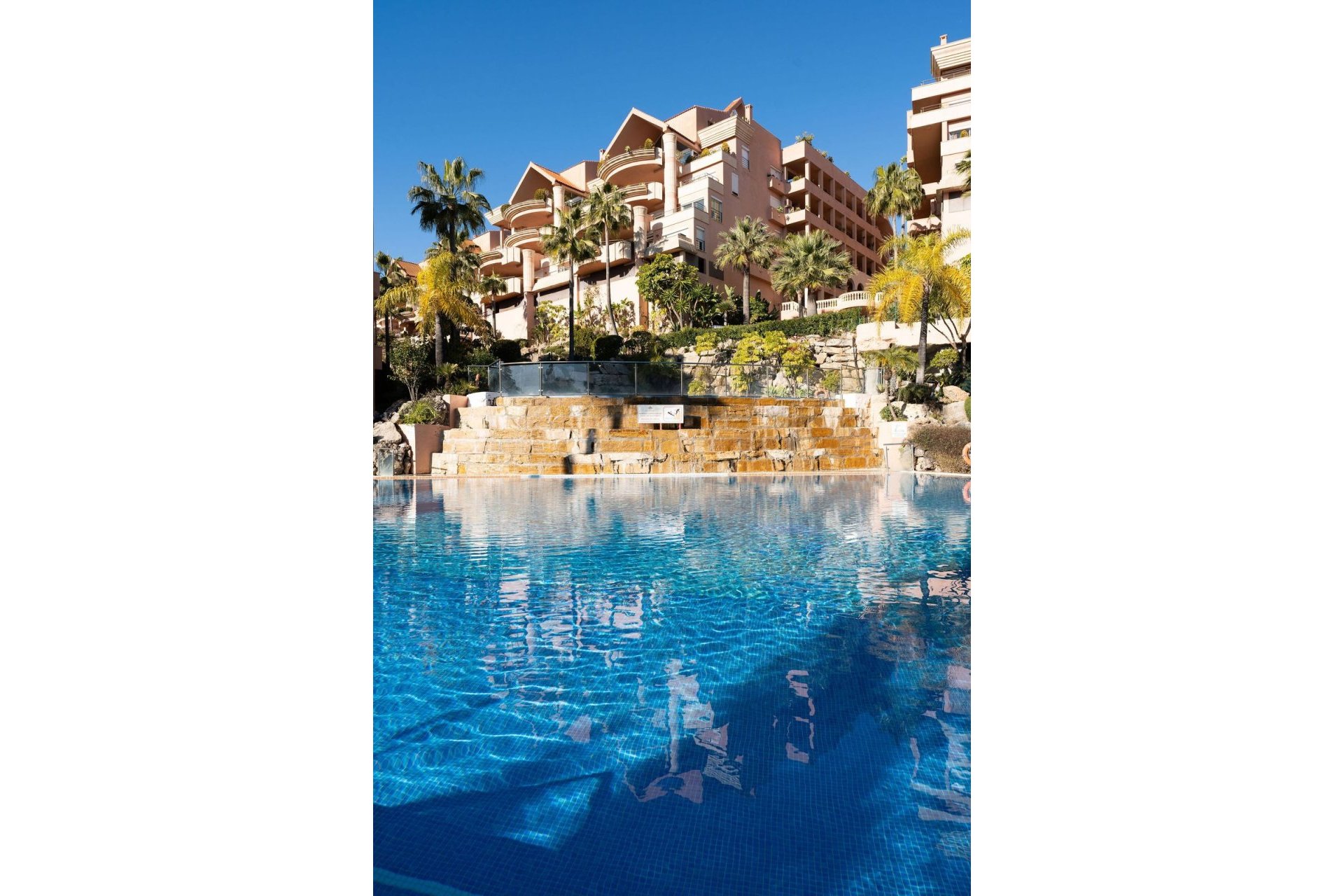 Resale - Apartment - Penthouse - Marbella - Nueva Andalucia