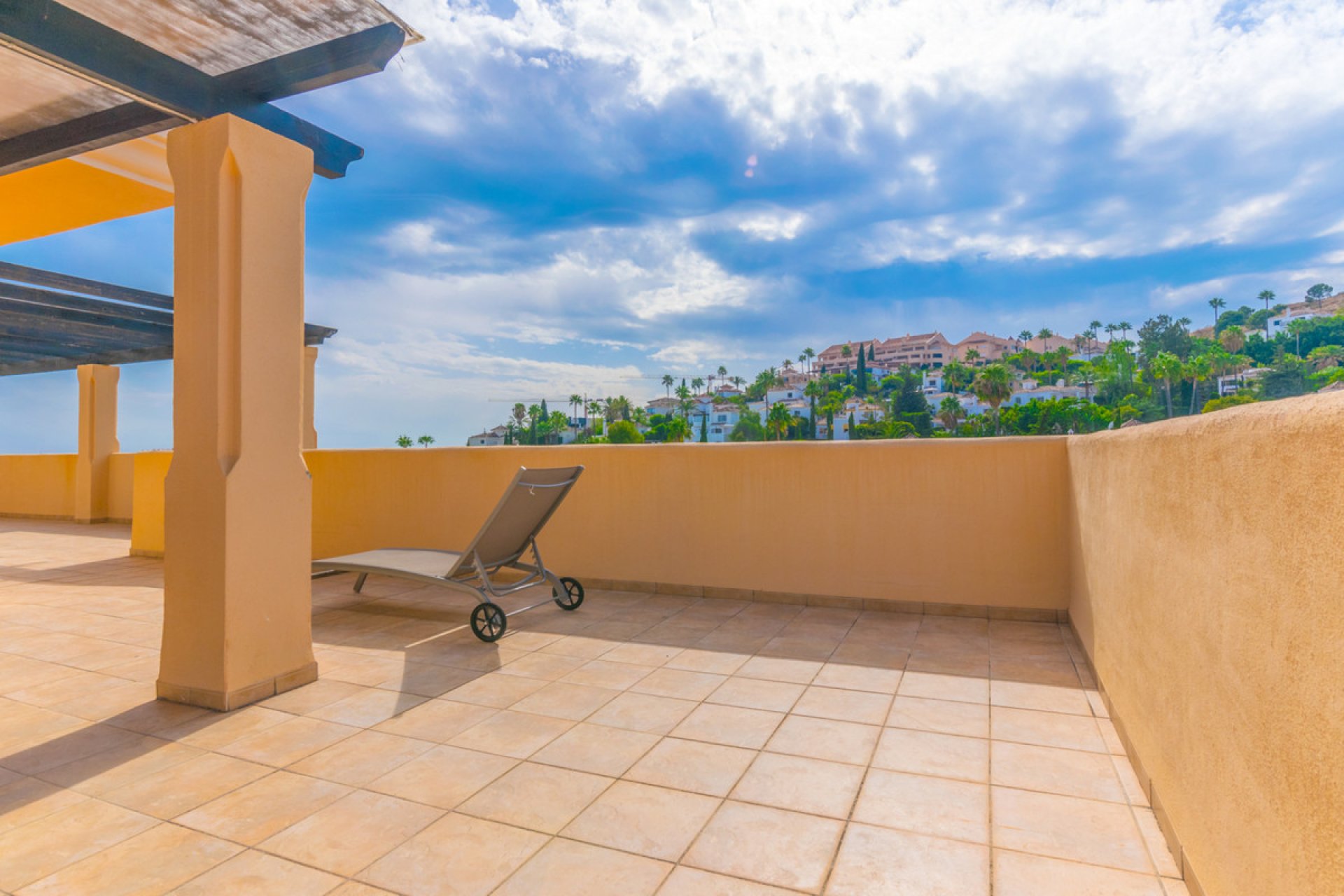 Resale - Apartment - Penthouse - Marbella - Nueva Andalucia