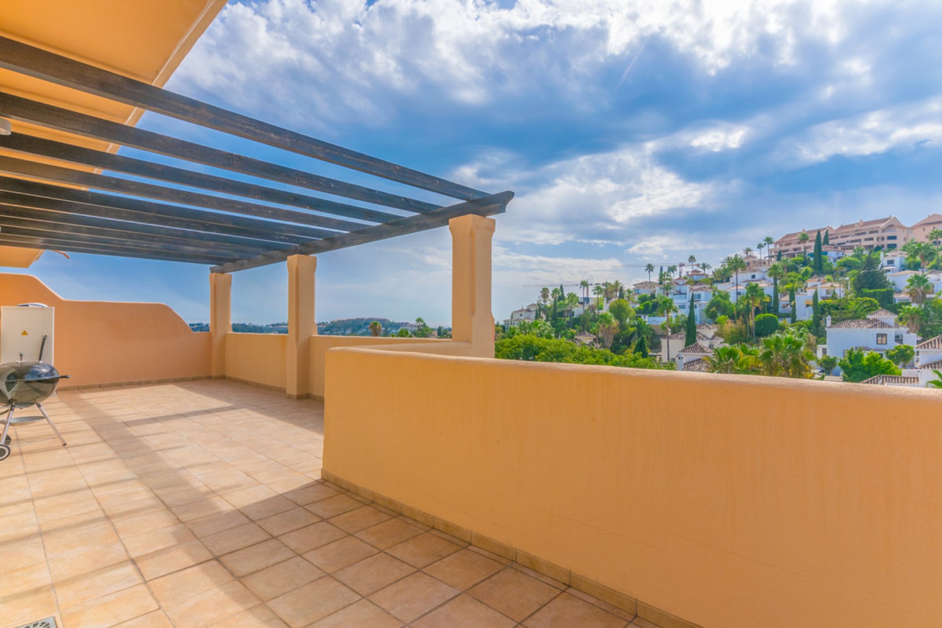 Resale - Apartment - Penthouse - Marbella - Nueva Andalucia