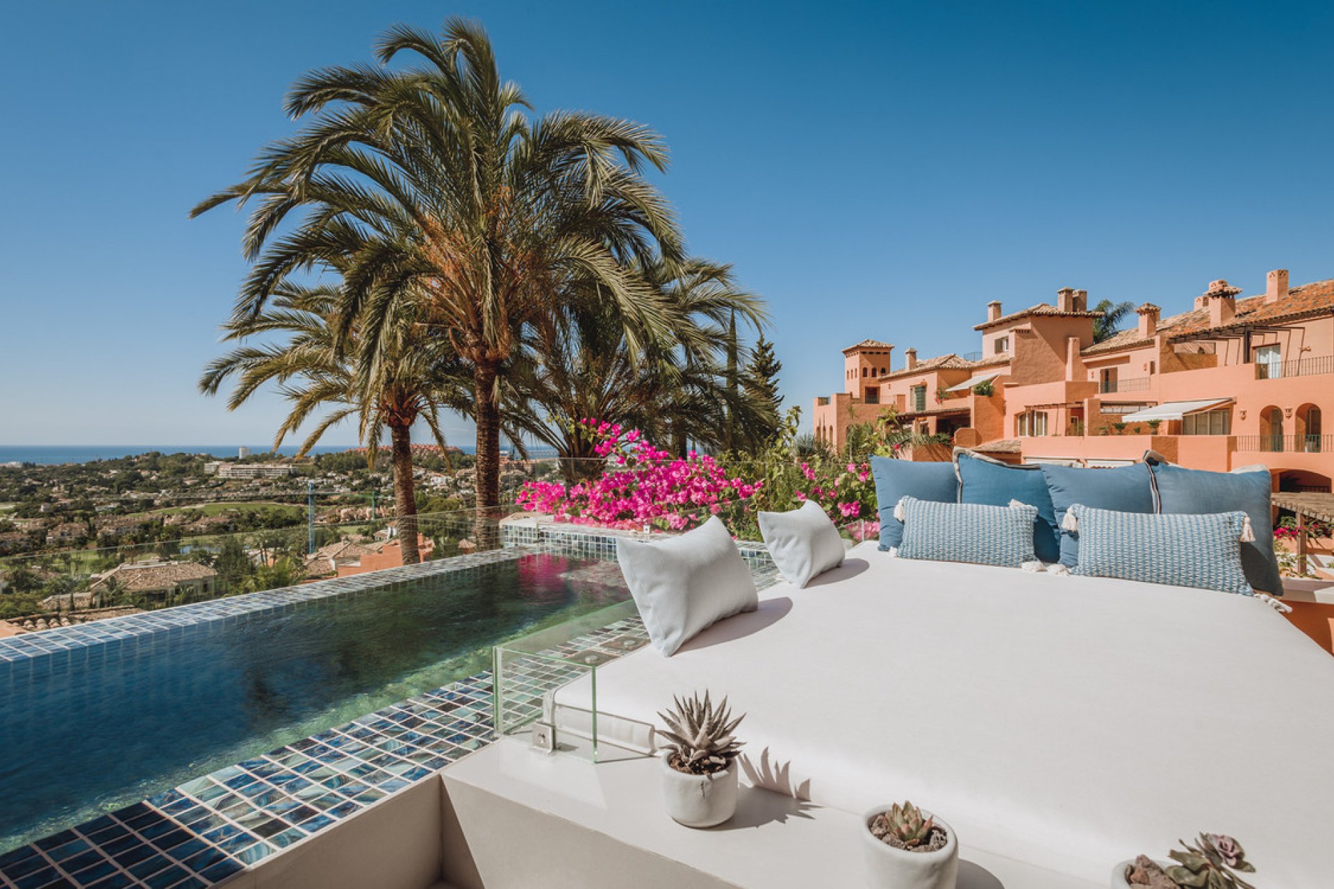 Resale - Apartment - Penthouse - Marbella - Nueva Andalucia