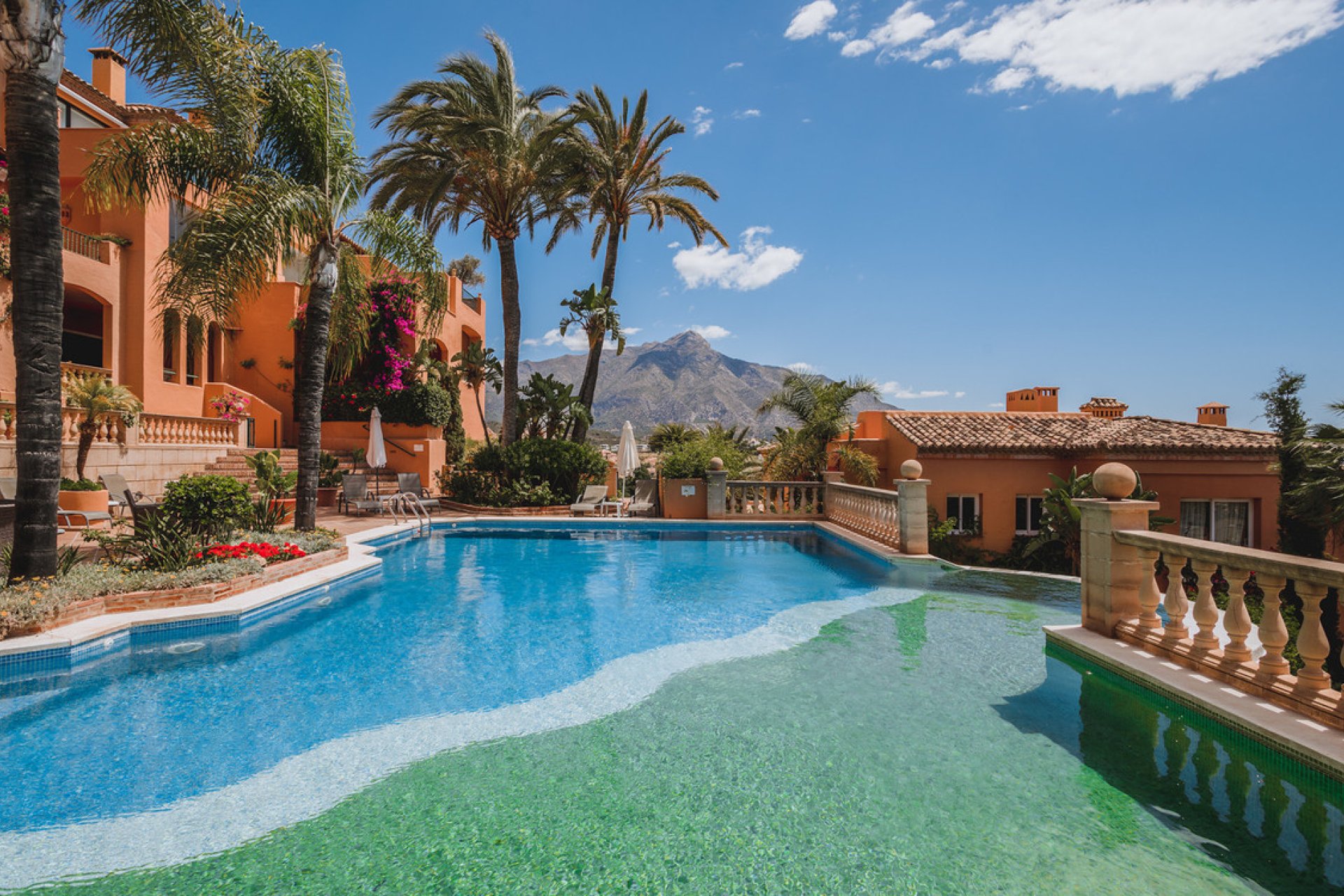 Resale - Apartment - Penthouse - Marbella - Nueva Andalucia