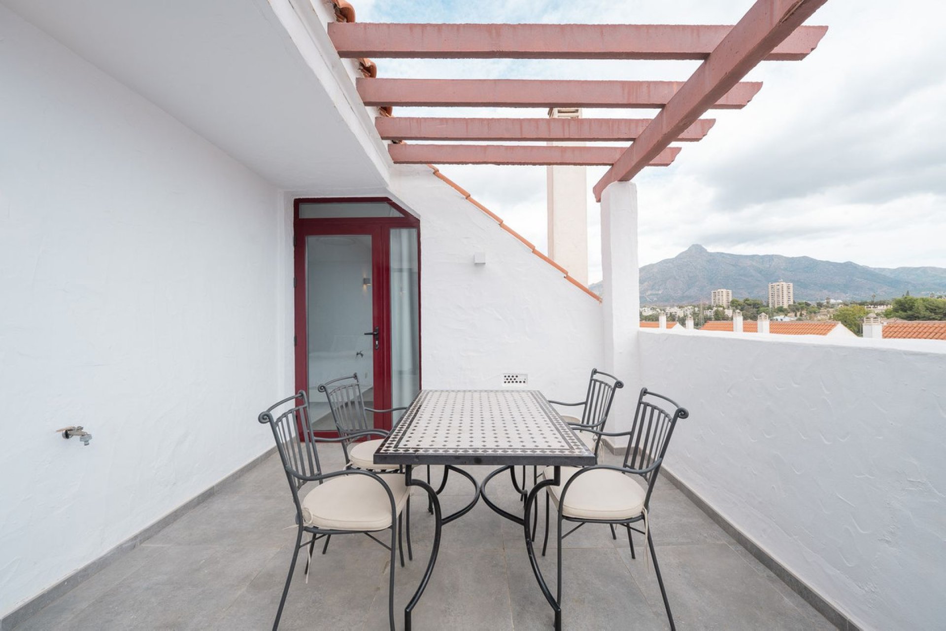 Resale - Apartment - Penthouse - Marbella - Nueva Andalucia