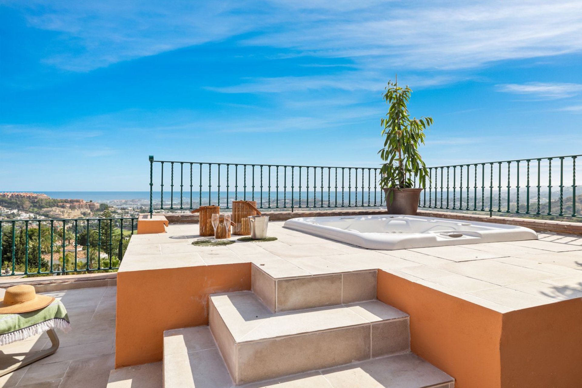 Resale - Apartment - Penthouse - Marbella - Nueva Andalucia