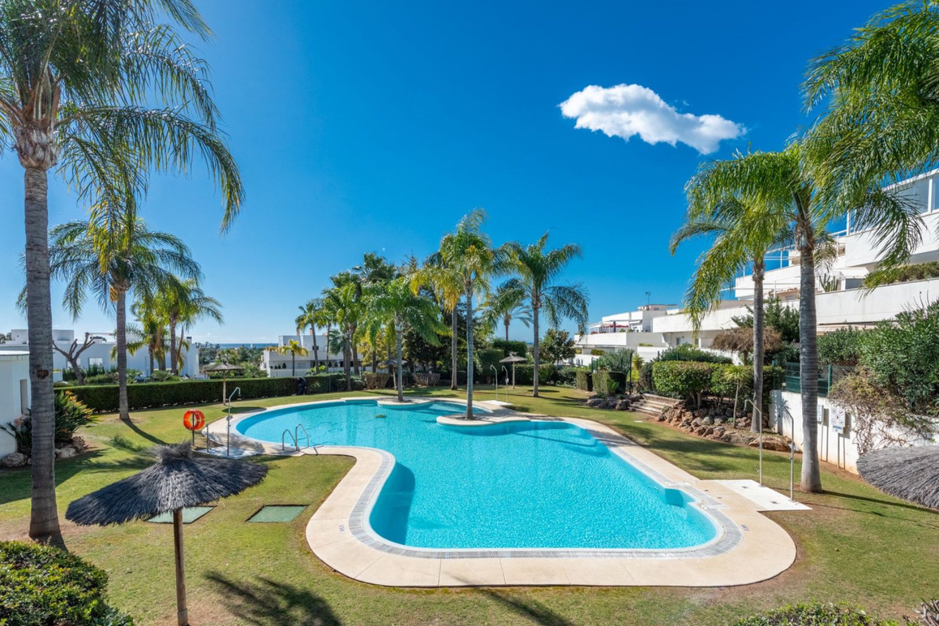 Resale - Apartment - Penthouse - Marbella - Nueva Andalucia