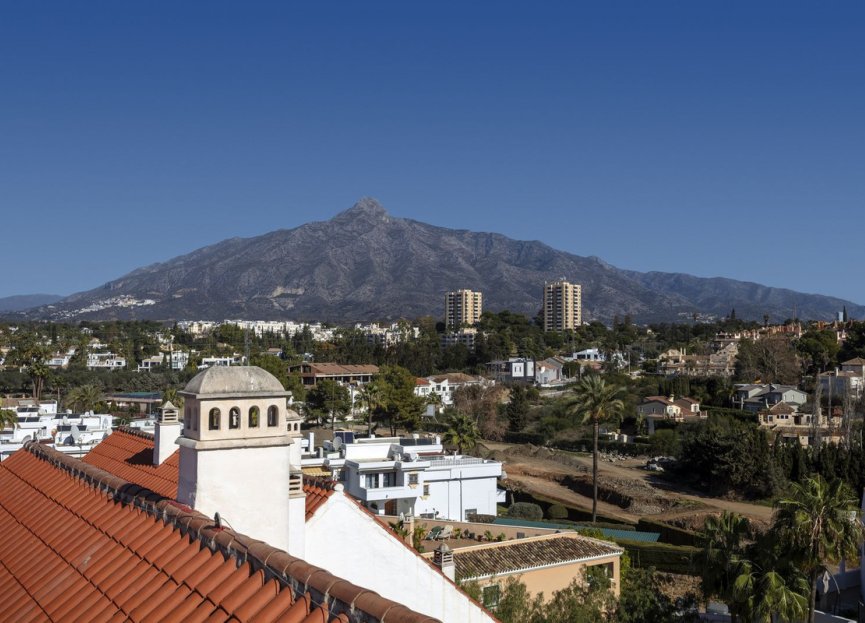 Resale - Apartment - Penthouse - Marbella - Nueva Andalucia