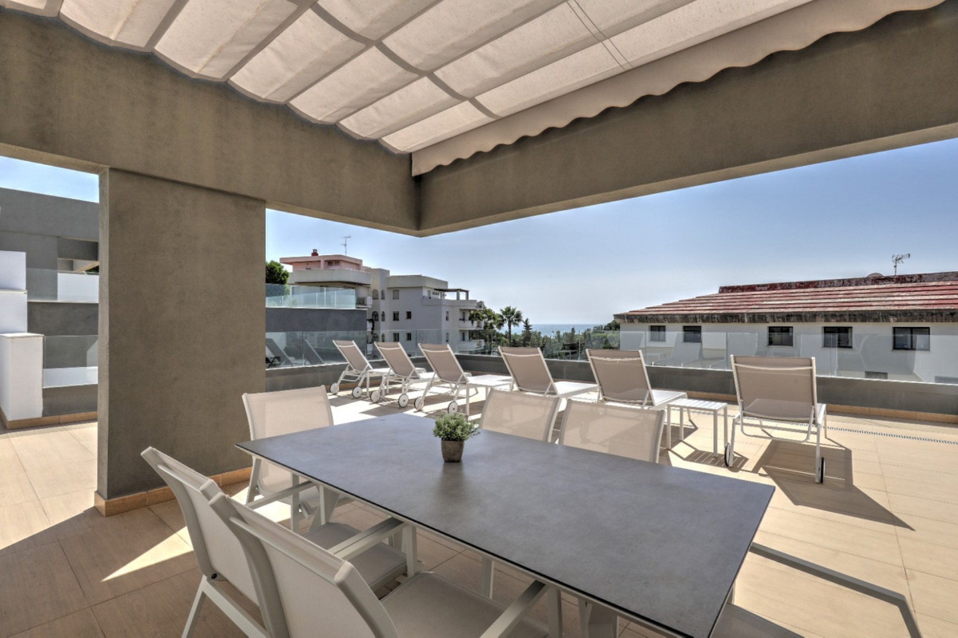 Resale - Apartment - Penthouse - Marbella - Nueva Andalucia