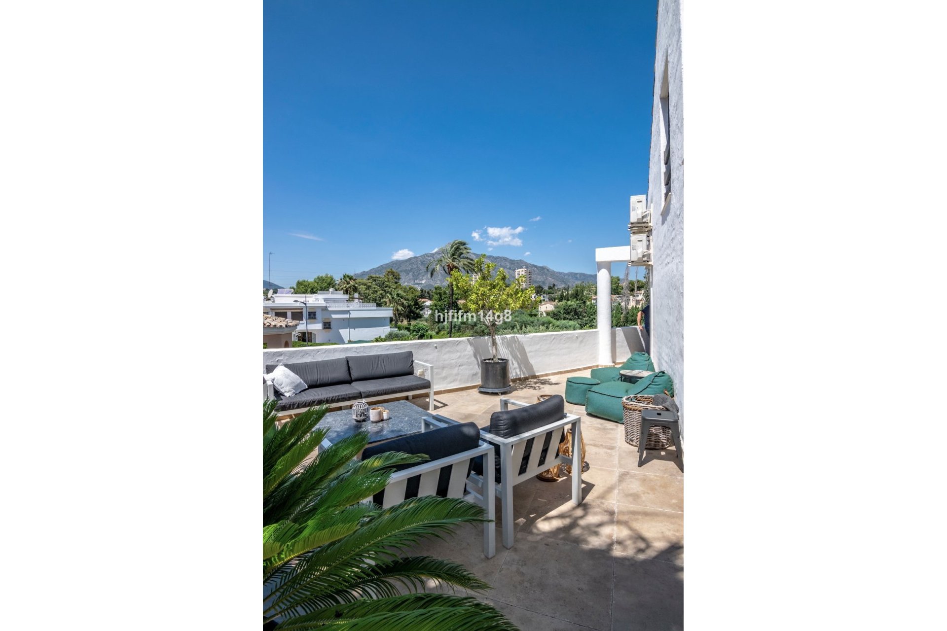 Resale - Apartment - Penthouse - Marbella - Nueva Andalucia