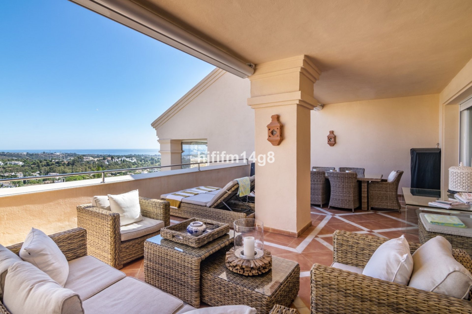 Resale - Apartment - Penthouse - Marbella - Nueva Andalucia