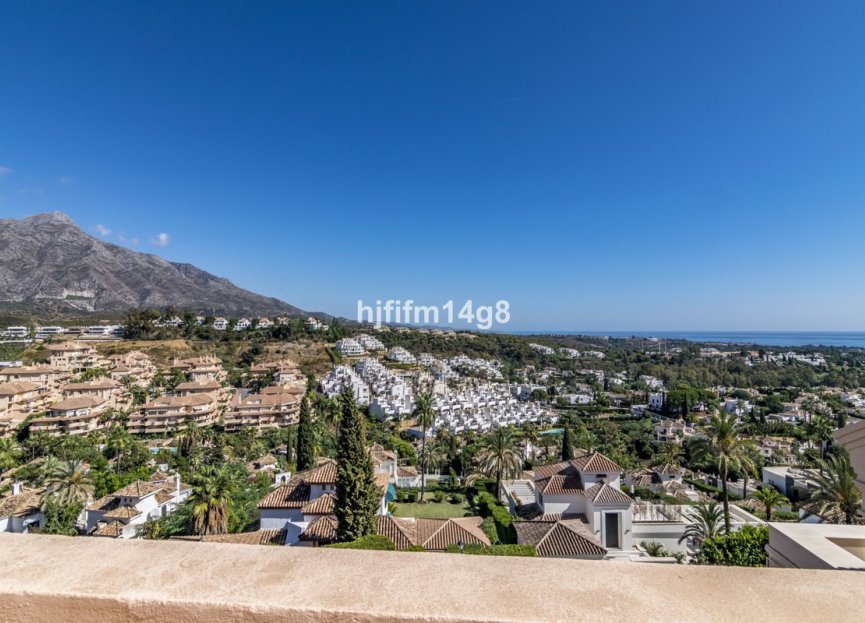 Resale - Apartment - Penthouse - Marbella - Nueva Andalucia