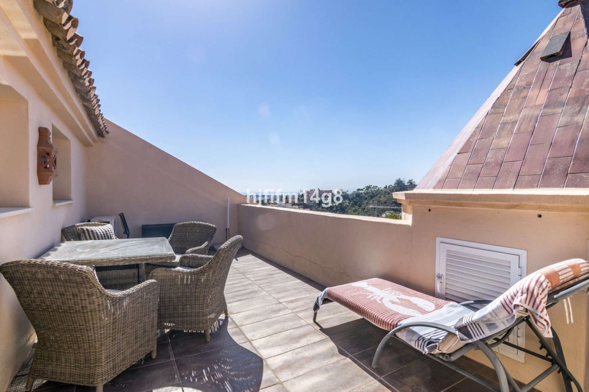 Resale - Apartment - Penthouse - Marbella - Nueva Andalucia