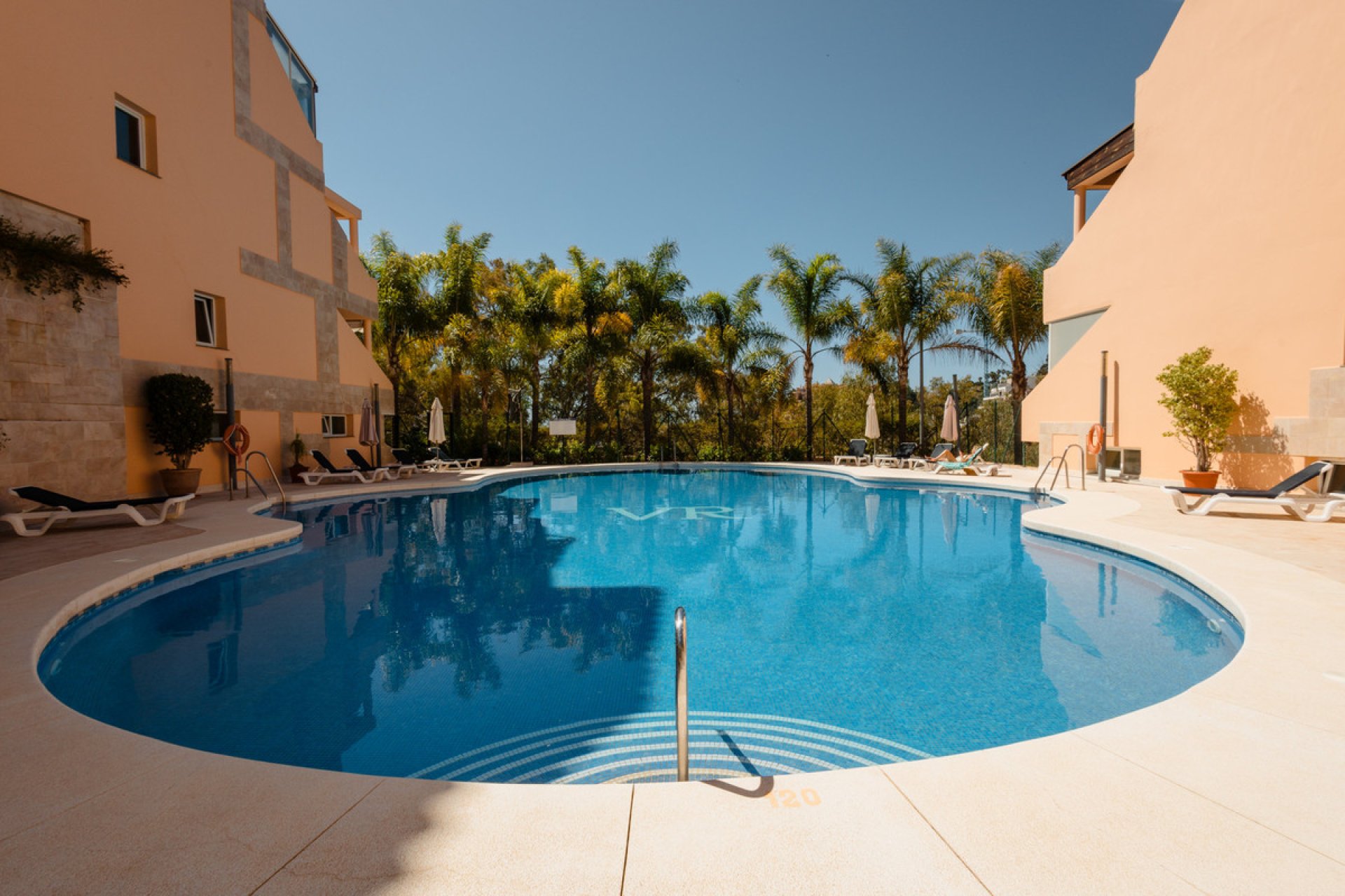 Resale - Apartment - Penthouse - Marbella - Nueva Andalucia