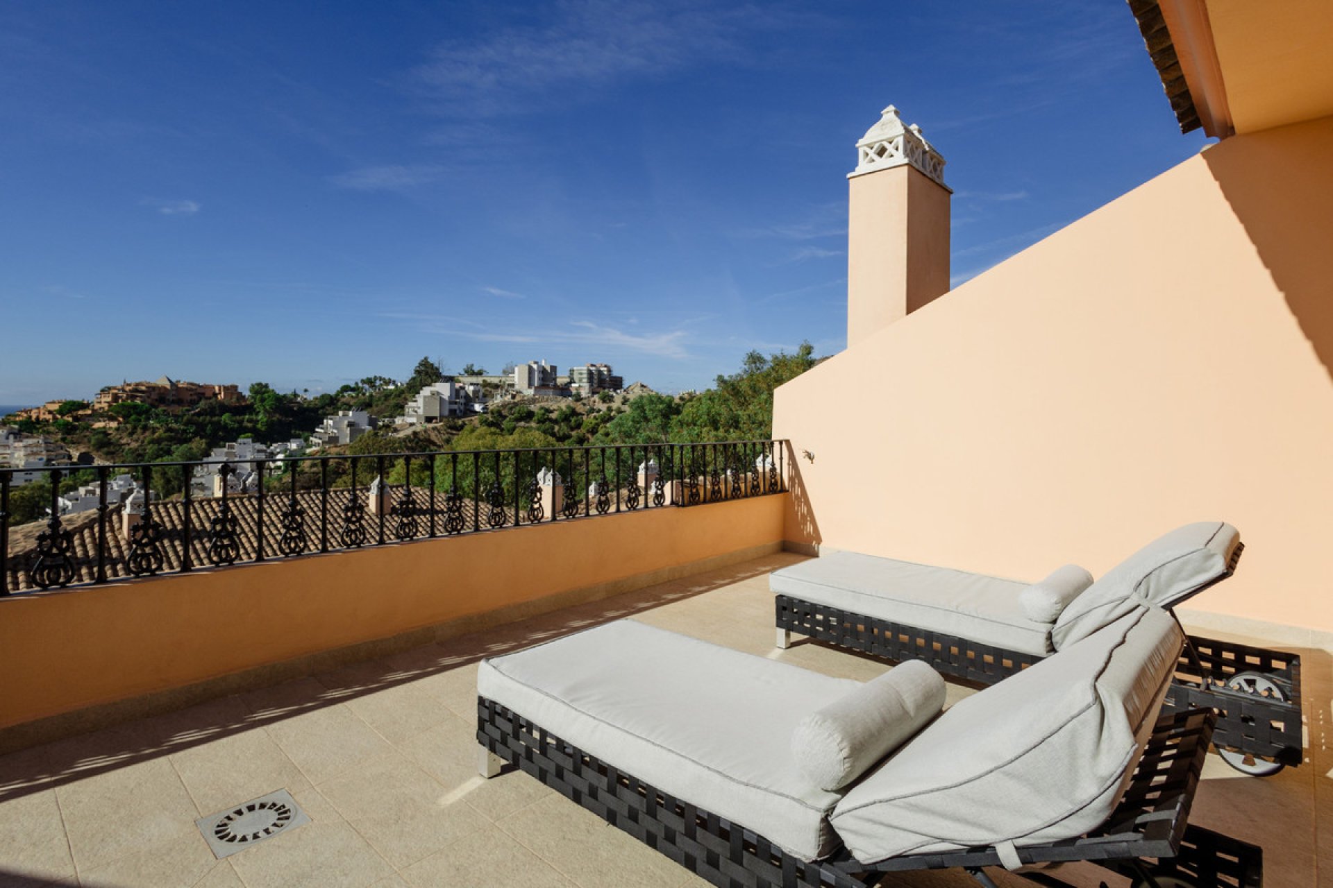 Resale - Apartment - Penthouse - Marbella - Nueva Andalucia