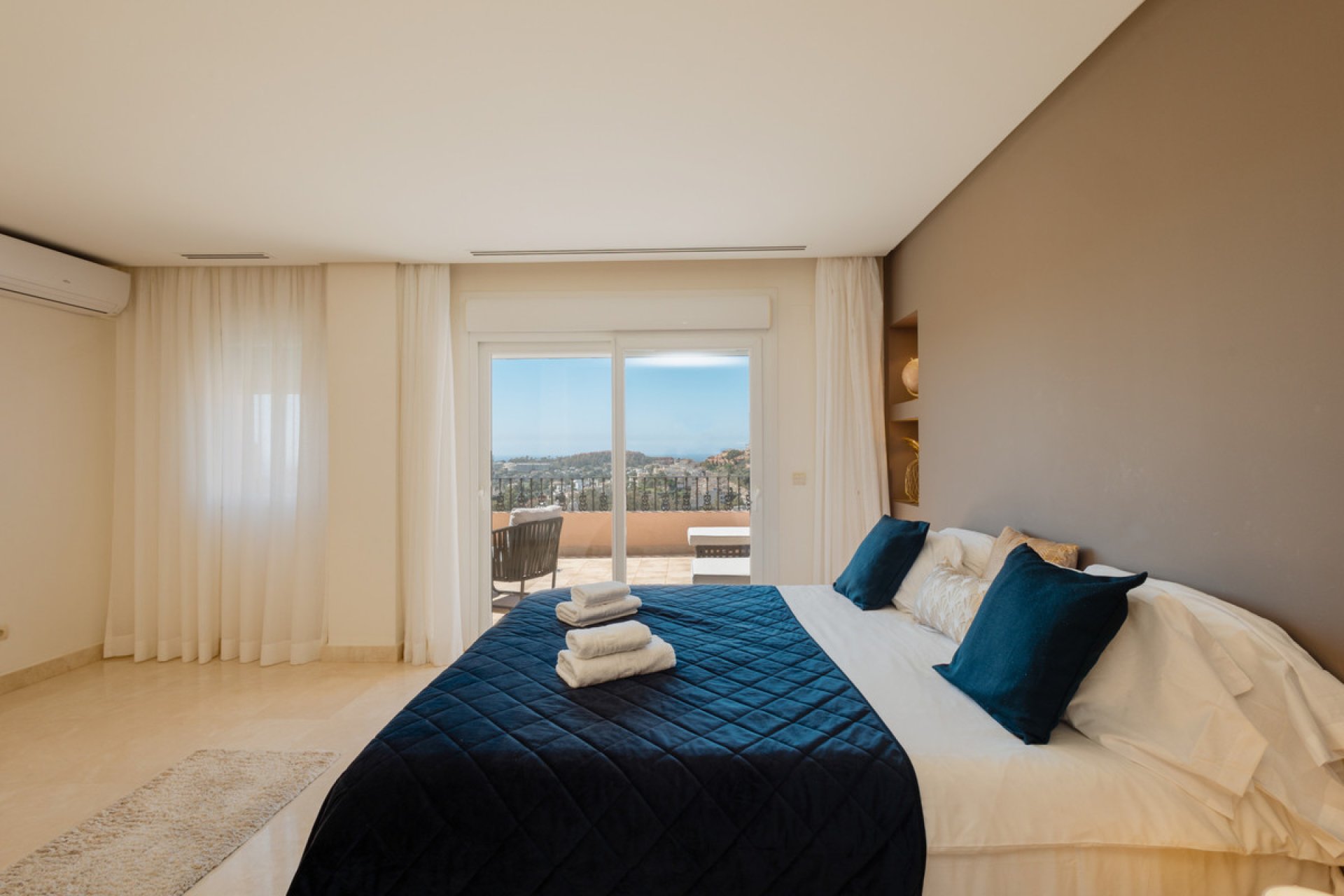 Resale - Apartment - Penthouse - Marbella - Nueva Andalucia