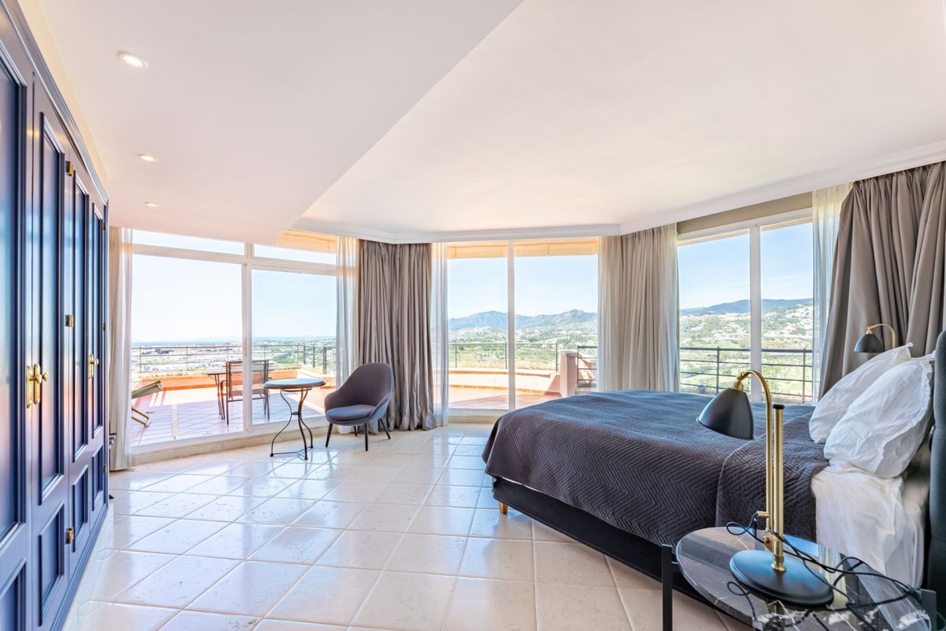 Resale - Apartment - Penthouse - Marbella - Nueva Andalucia